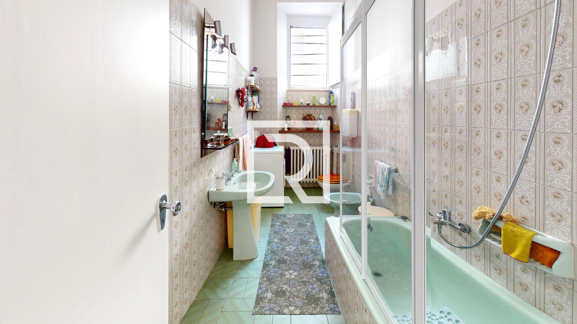 Porzione-Di-Bifamiliare-A-Mercato-Bathroom