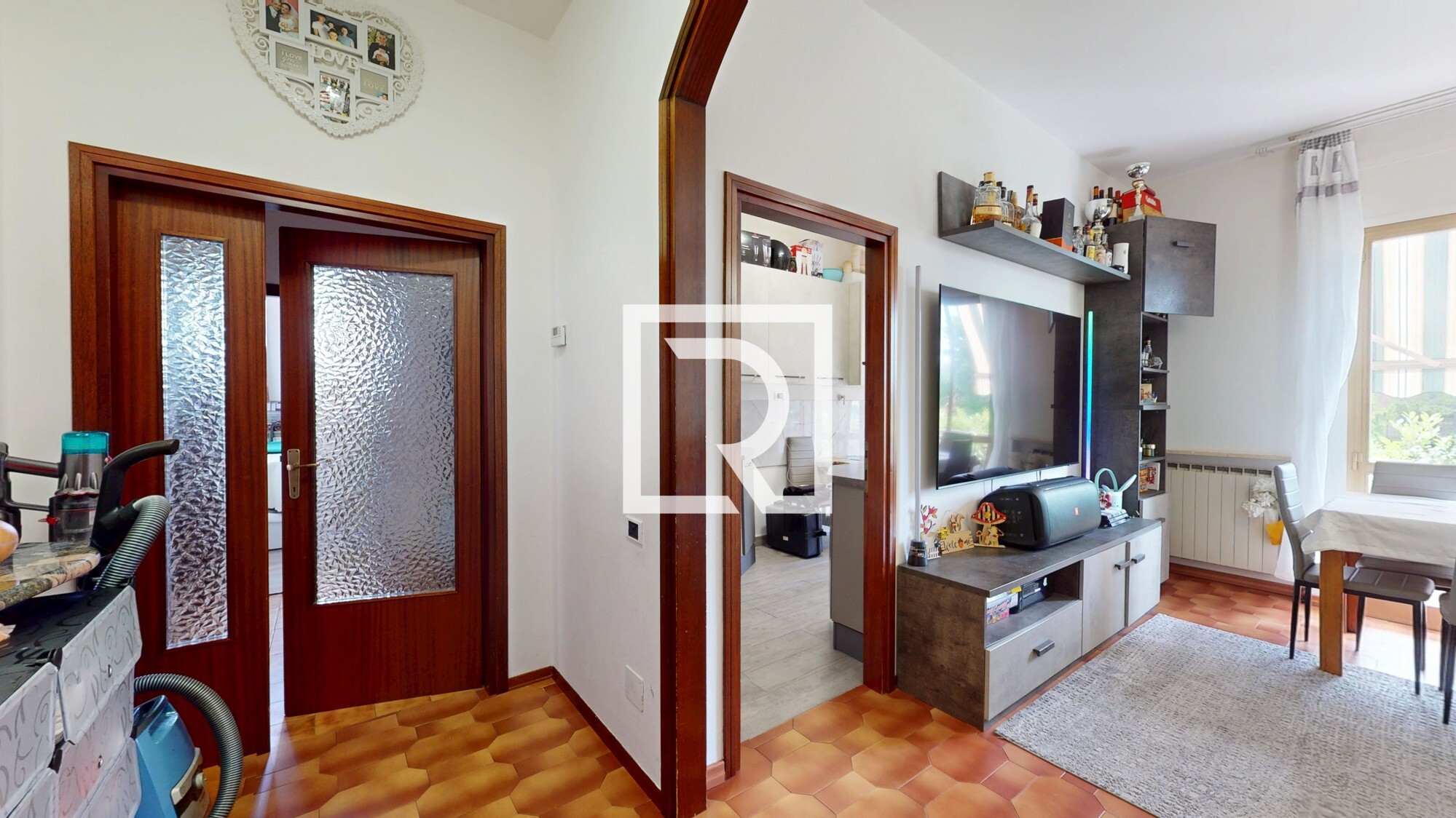 TRILOCALE-IN-ZONA-SERVITA-CON-GARAGE-06042025_113217