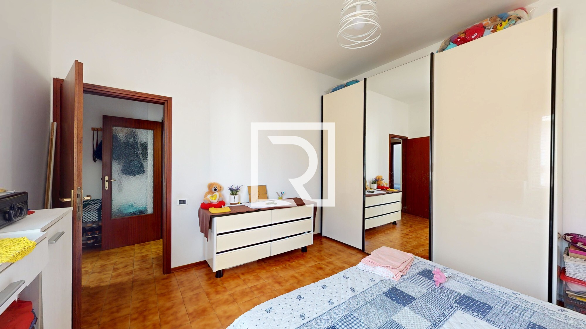 TRILOCALE-IN-ZONA-SERVITA-CON-GARAGE-06042025_113834