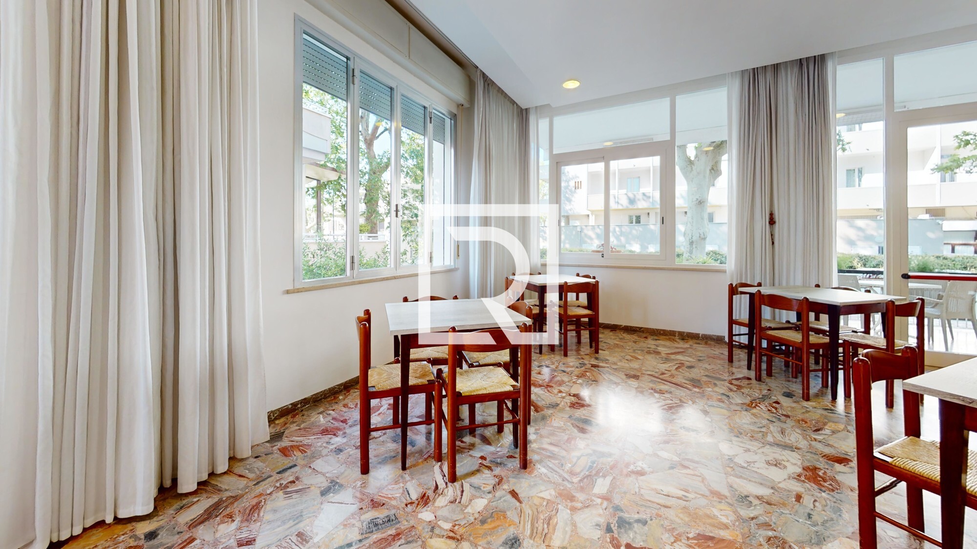 Via-Petropoli-16-Dining-Room 1