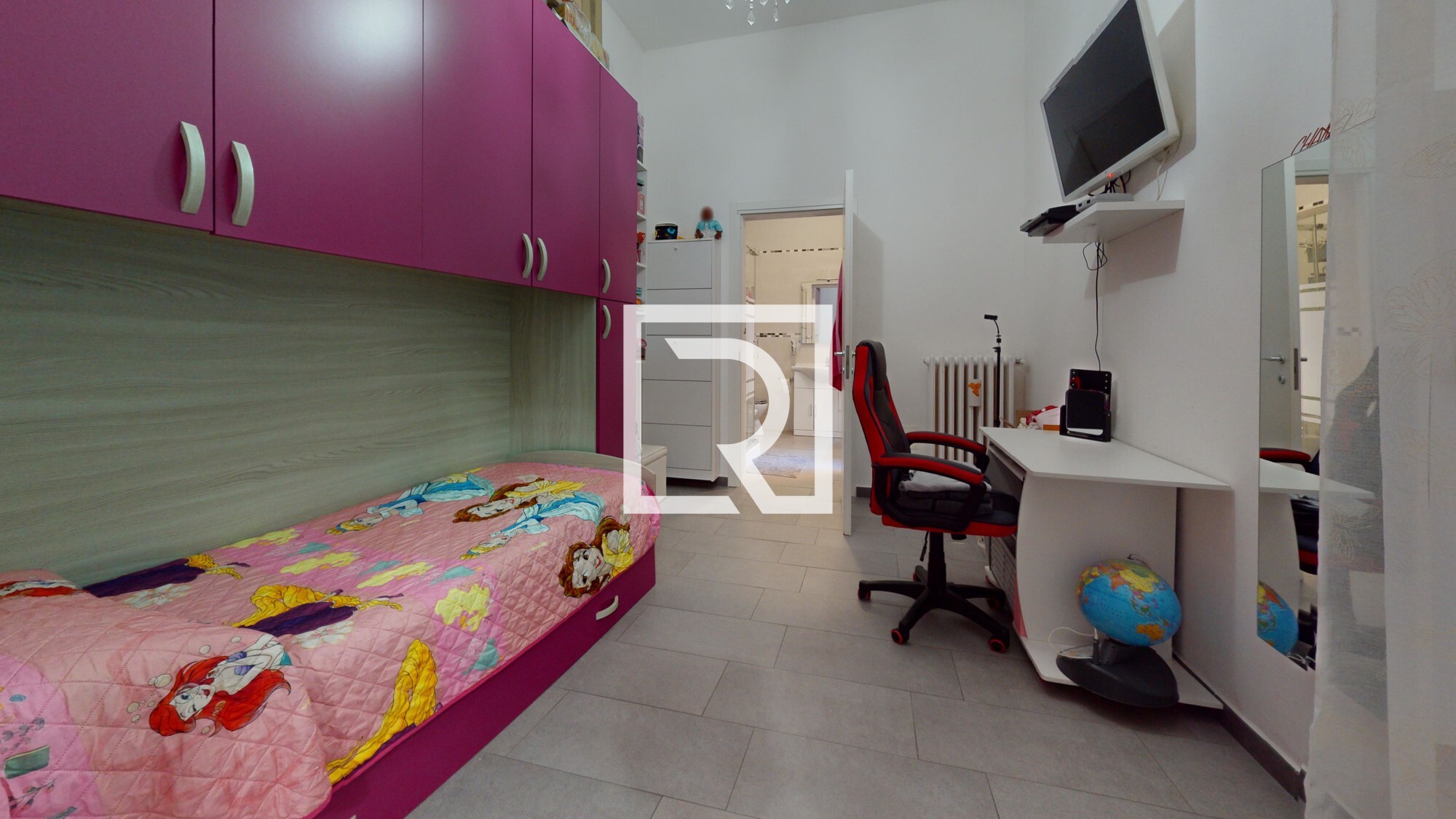 trilocale-finemente-ristrutturato-Bedroom