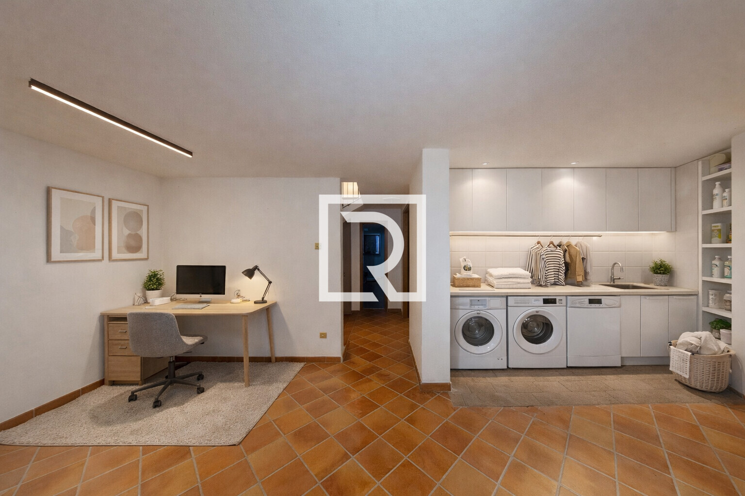 Ufficio e lavanderia in seminterrato