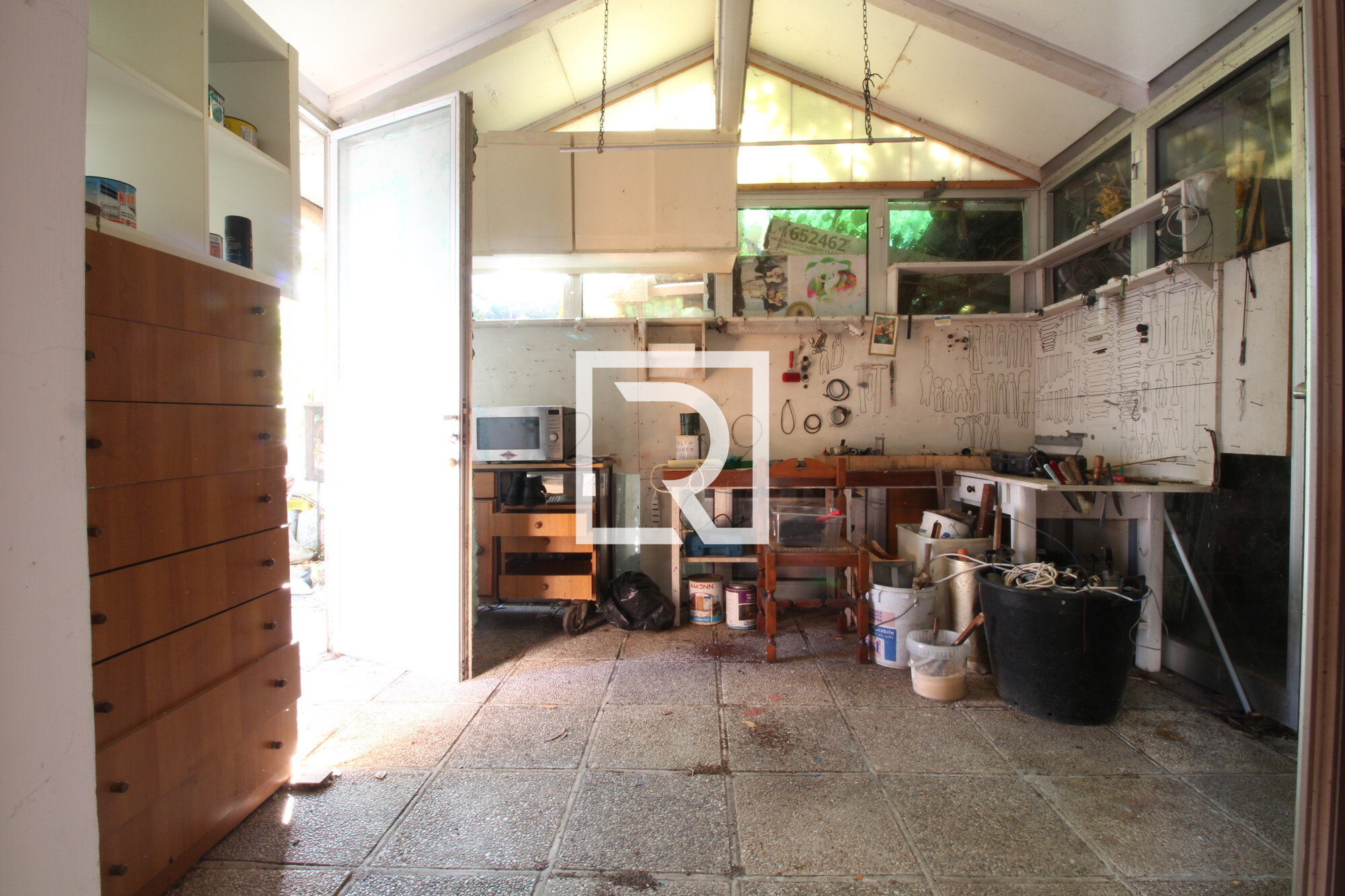 GARAGE