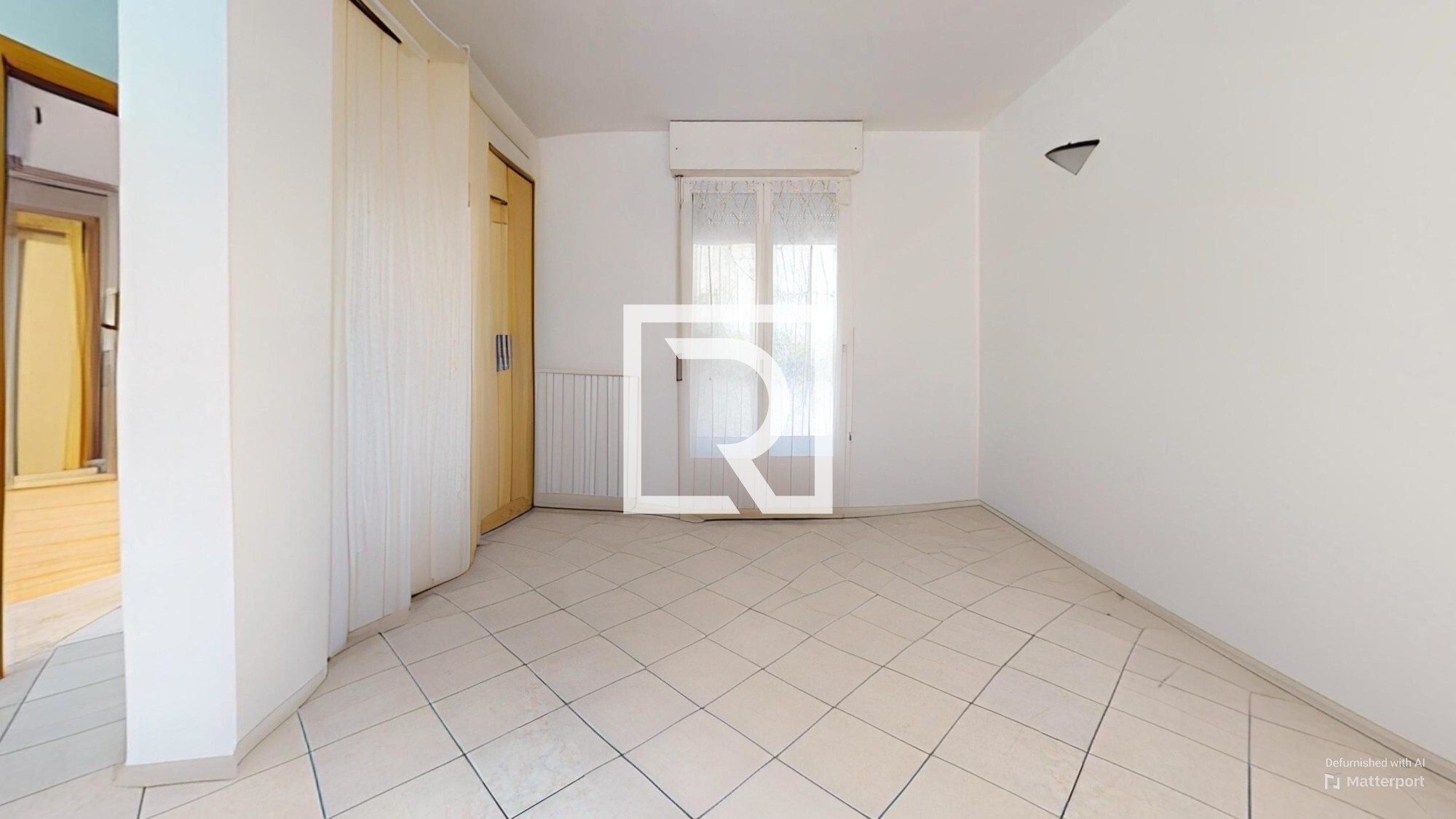 Via-Dellargilla-8-Dining-Room-Defurnished