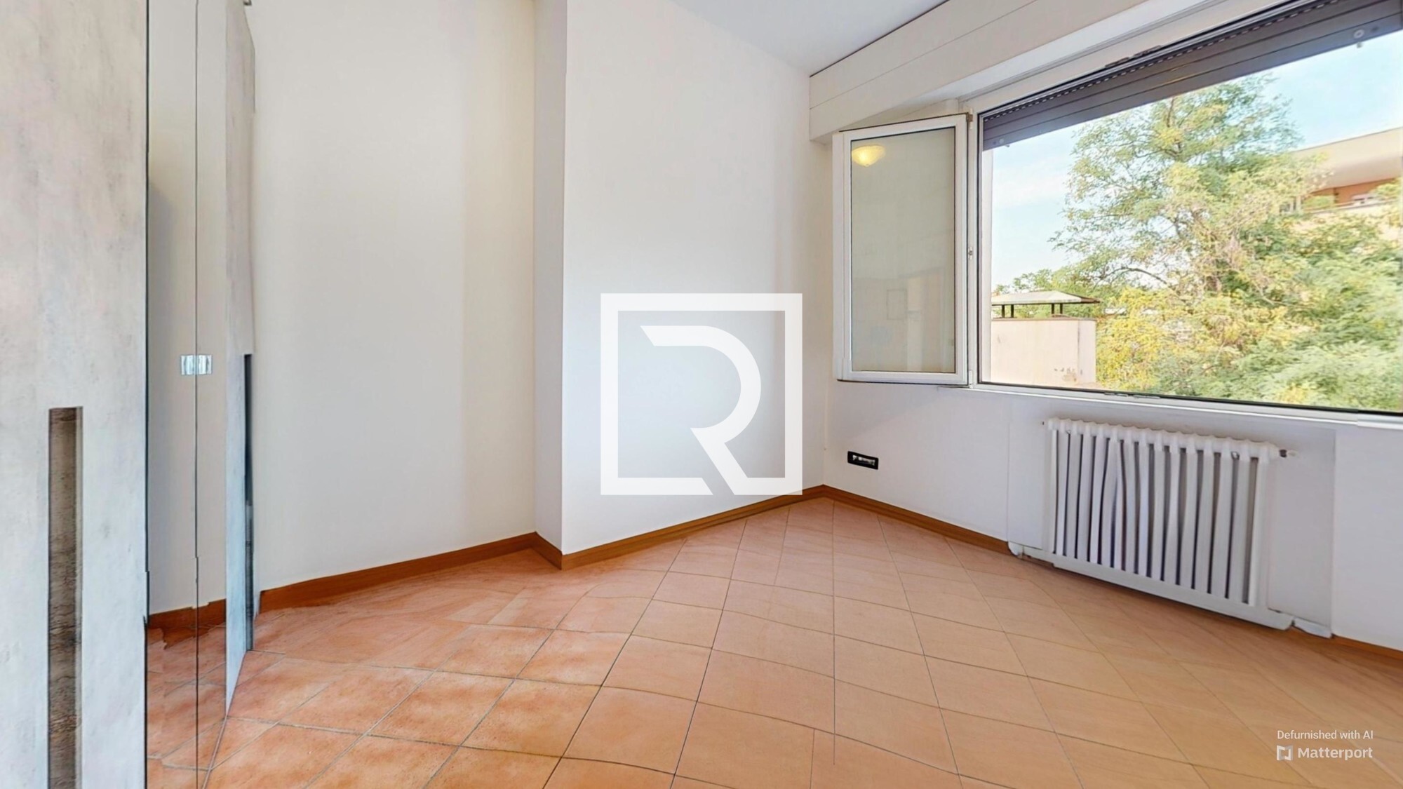 Via-Arno-20-Bedroom-Defurnished