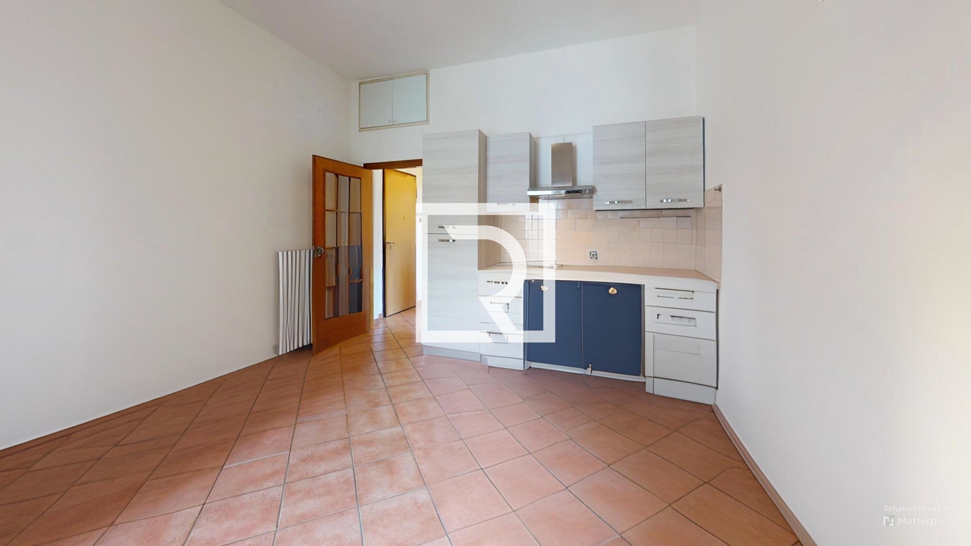 Via-Arno-20-Kitchen-Defurnished