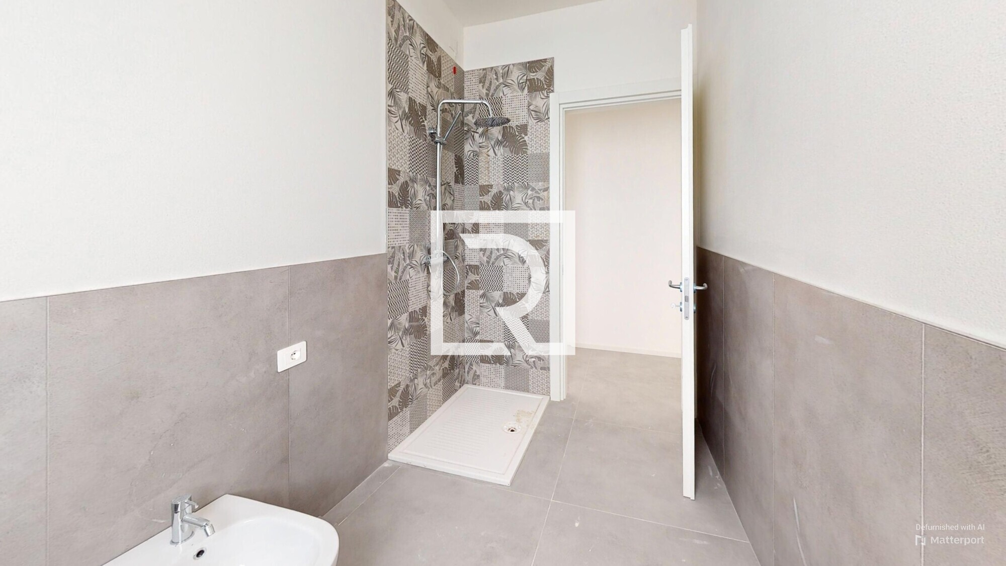 Bathroom-Defurnished