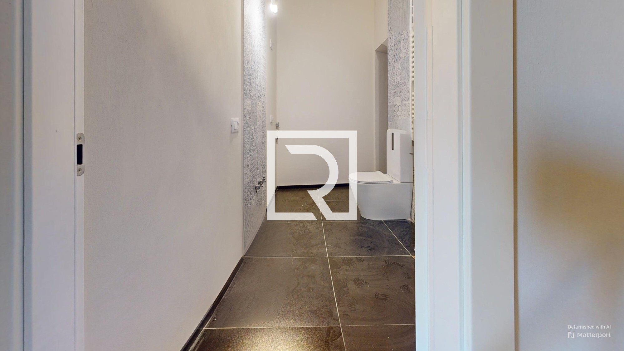Bathroom-Defurnished (3)