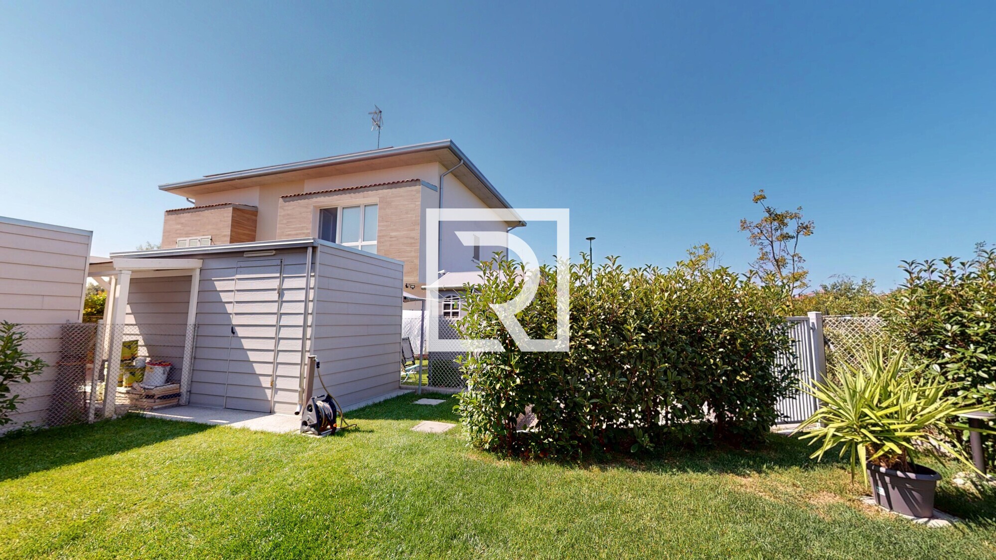 APPARTAMENTO-SU-2-LIVELLI-DI-PREGIO--08082025_095756