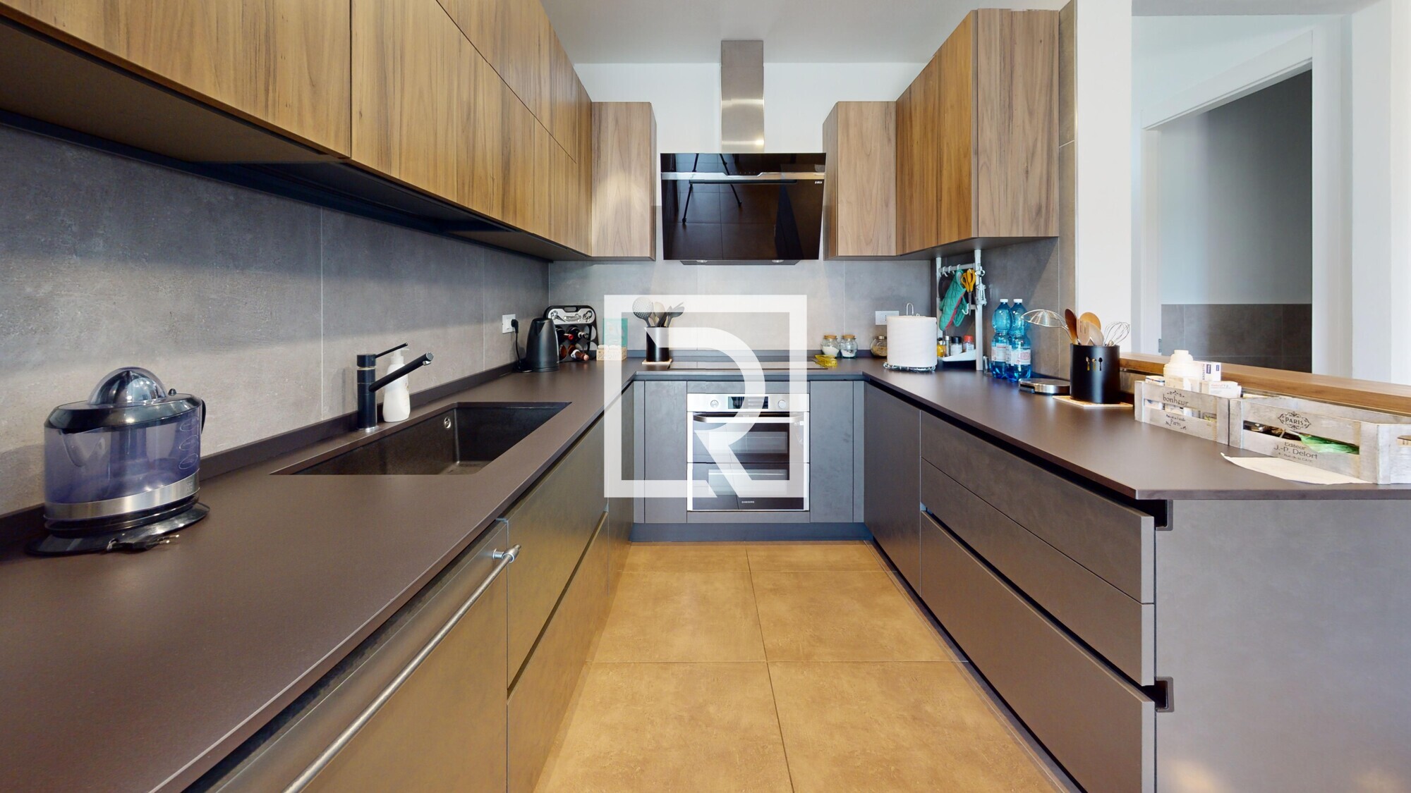 APPARTAMENTO-SU-2-LIVELLI-DI-PREGIO--Kitchen