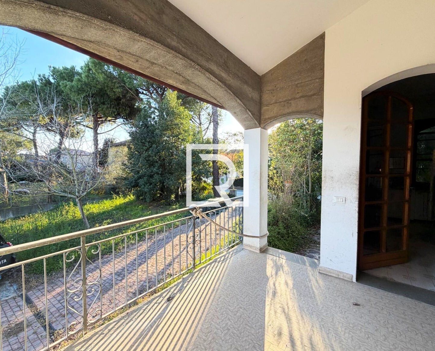 portico