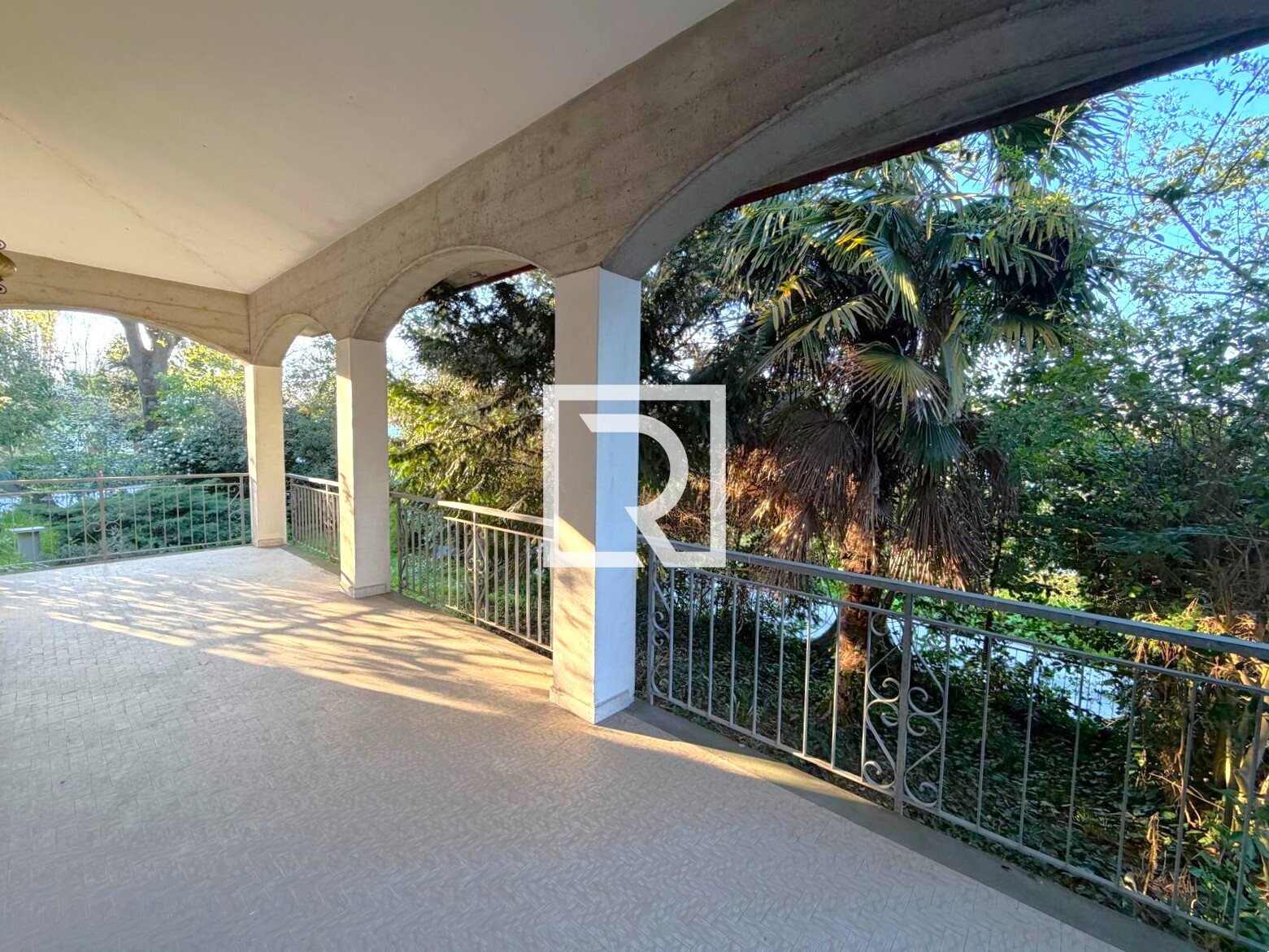 portico
