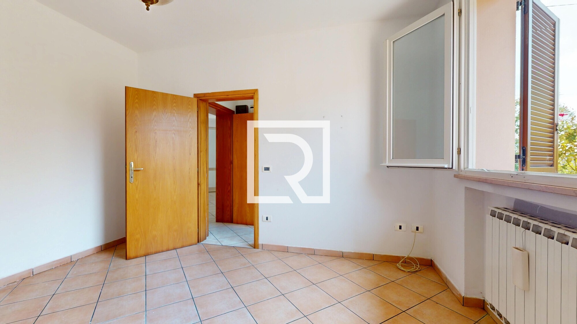 BILOCALE-INDIPENDENTE-CON-CORTE-E-GARAGE--08062025_171236