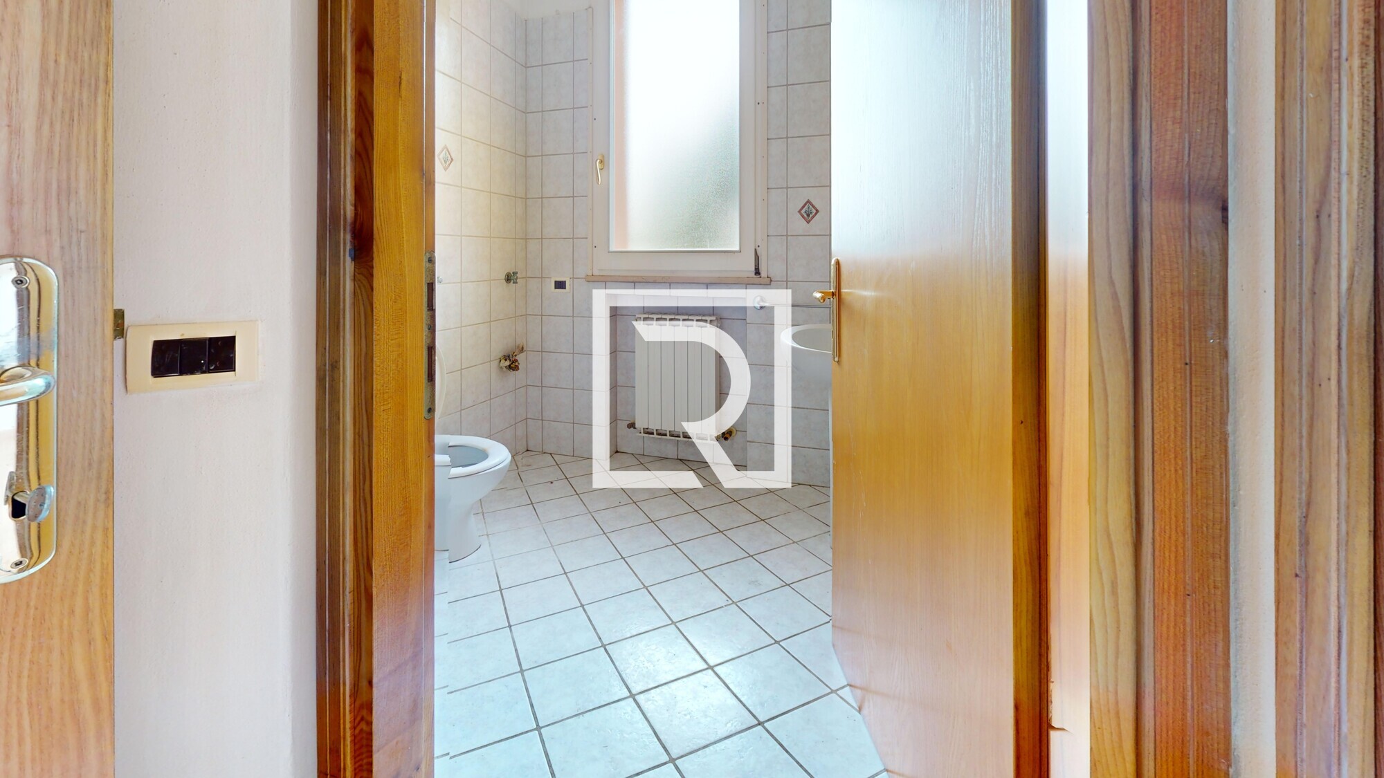 BILOCALE-INDIPENDENTE-CON-CORTE-E-GARAGE--Bathroom
