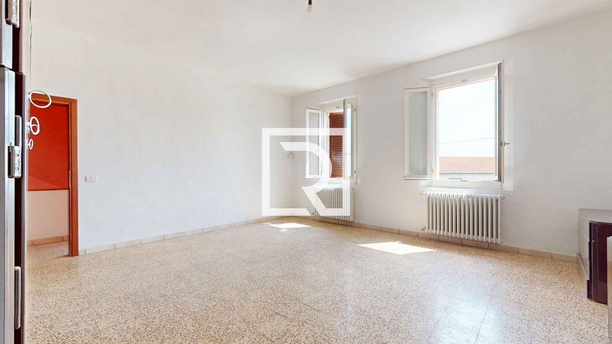 TRILOCALE-CON-INGRESSO-INDIPENDENTE-CON-CORTE-E-GARAGE-DI-PROPRIETA-08082025_085232