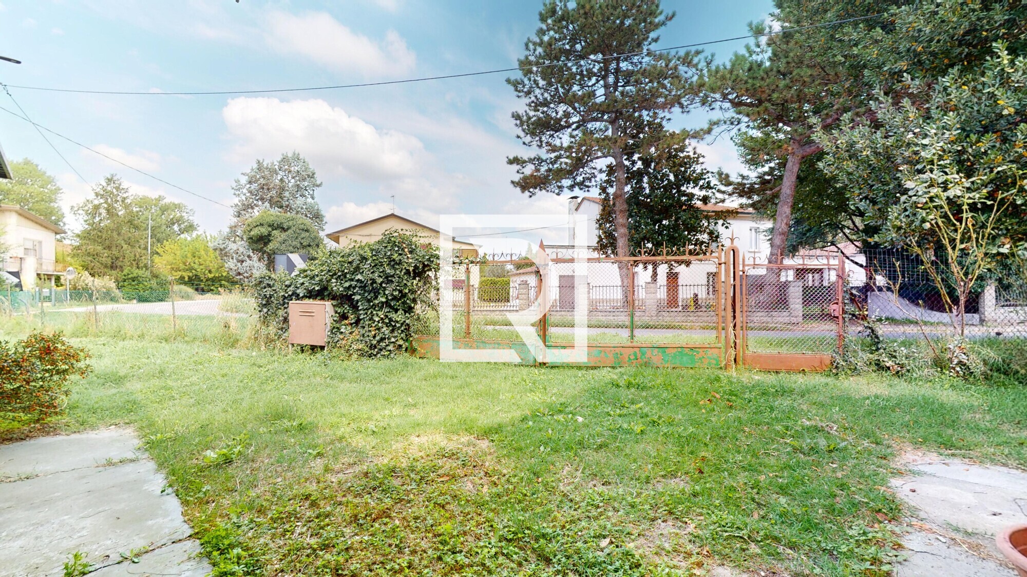 TRILOCALE-CON-INGRESSO-INDIPENDENTE-CON-CORTE-E-GARAGE-DI-PROPRIETA-08082025_083919