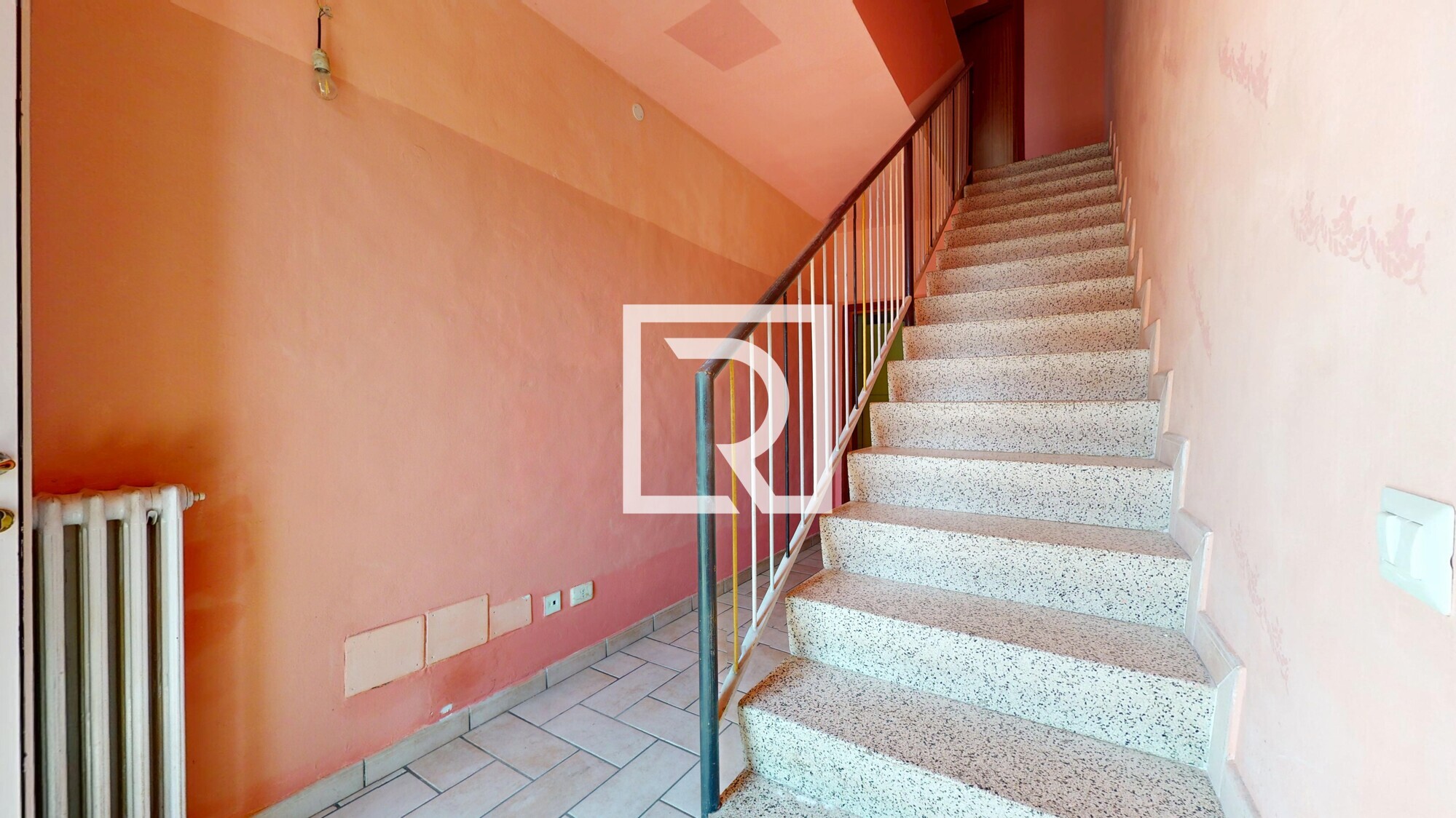 TRILOCALE-CON-INGRESSO-INDIPENDENTE-CON-CORTE-E-GARAGE-DI-PROPRIETA-08082025_090401