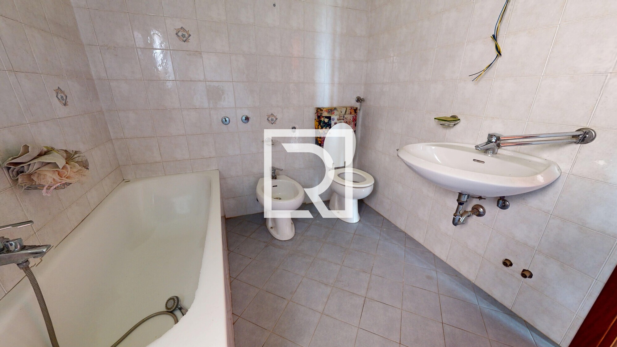 TRILOCALE-CON-INGRESSO-INDIPENDENTE-CON-CORTE-E-GARAGE-DI-PROPRIETA-08082025_084703