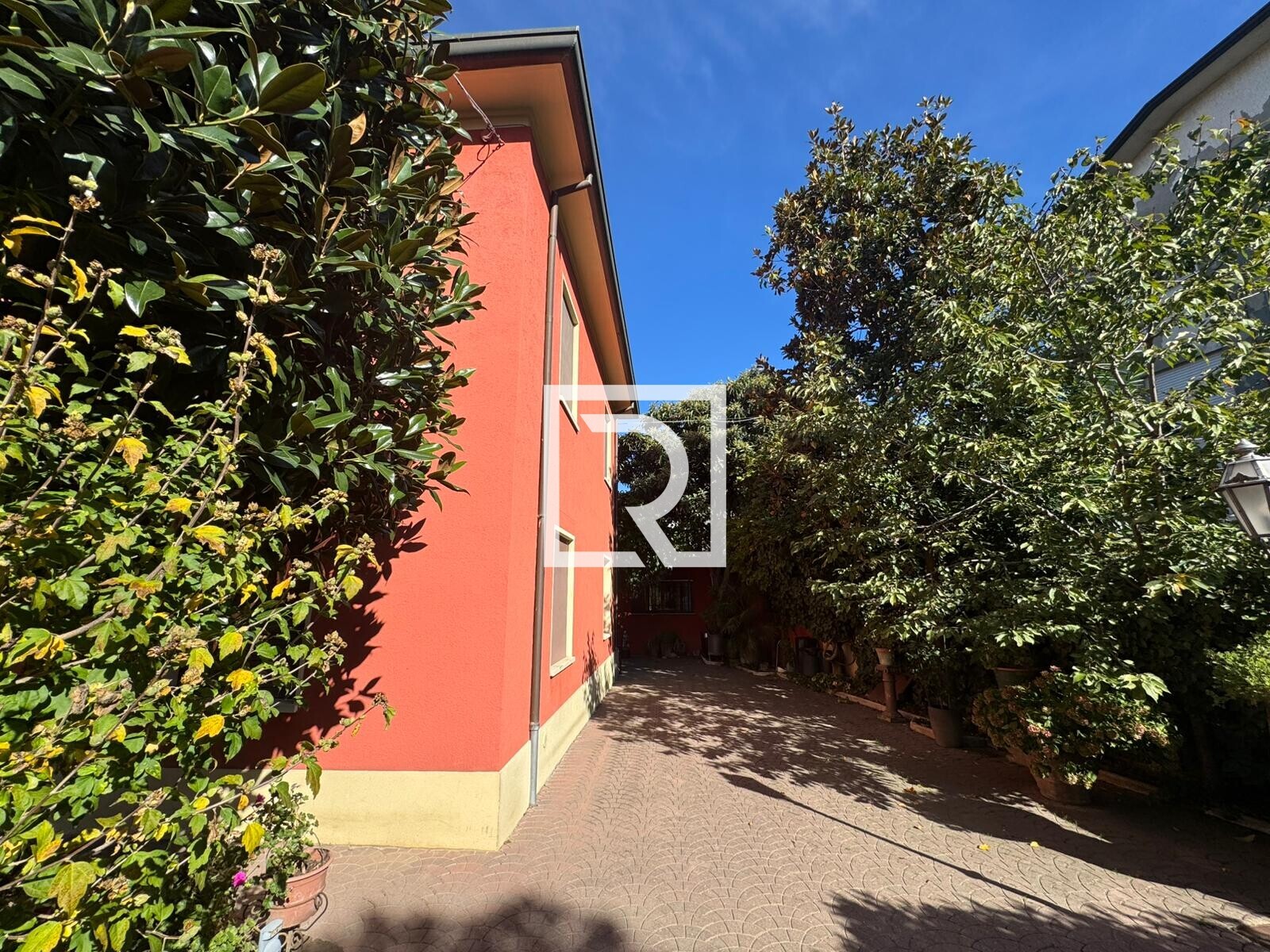 WhatsApp Image 2025-10-27 at 11.17.49 (2)