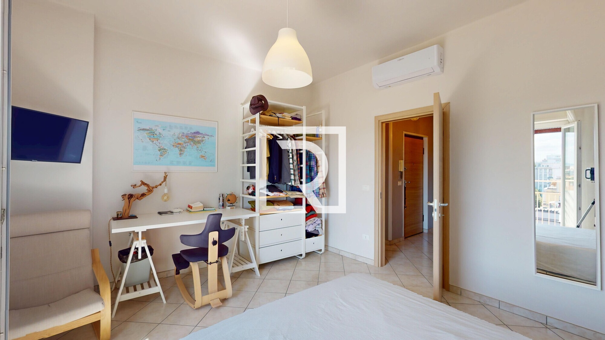 TRILOCALE-CON-VISTA-PANORAMICA-PIAZZALE-DELLA-VITTORIA-09152025_161457