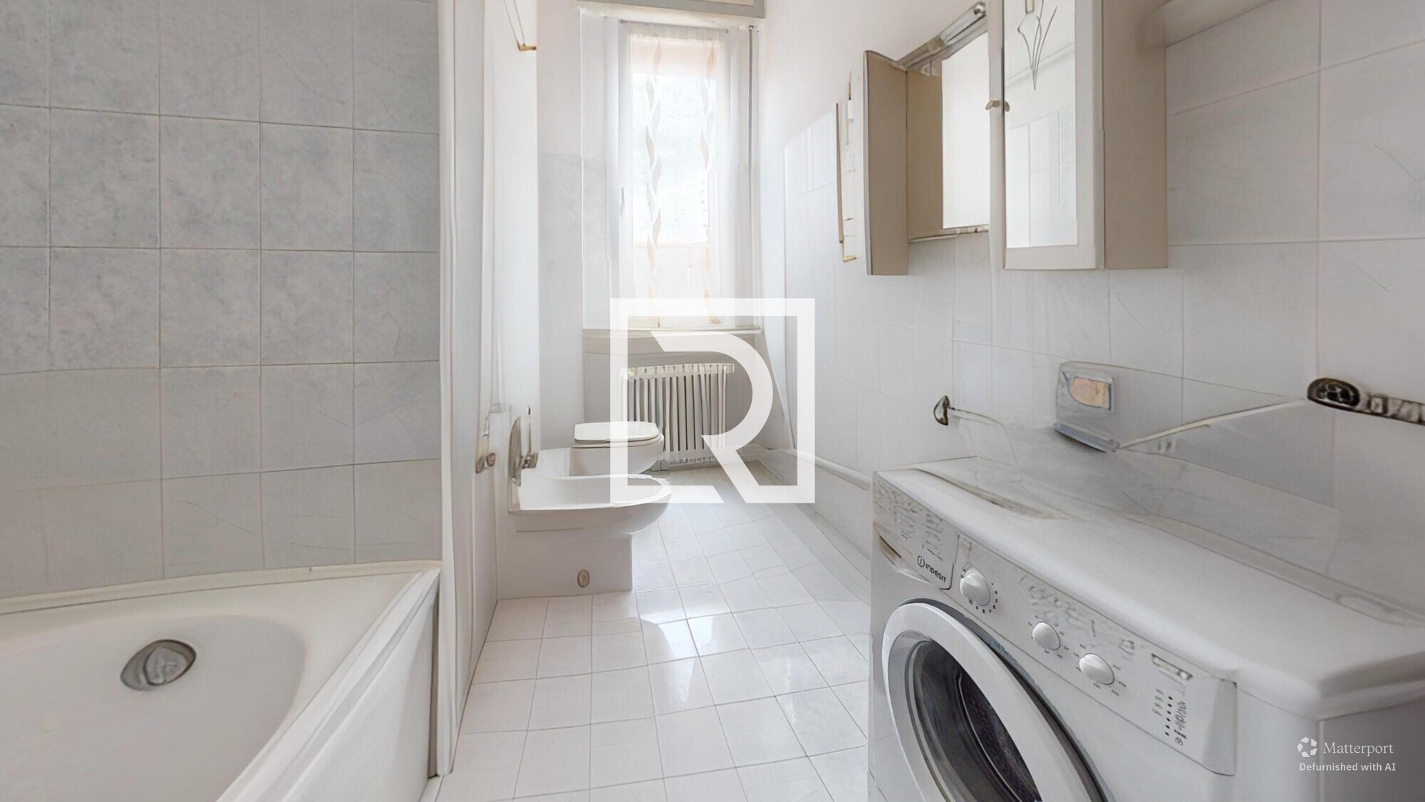 Via-Achille-Cantoni-Bathroom-Defurnished