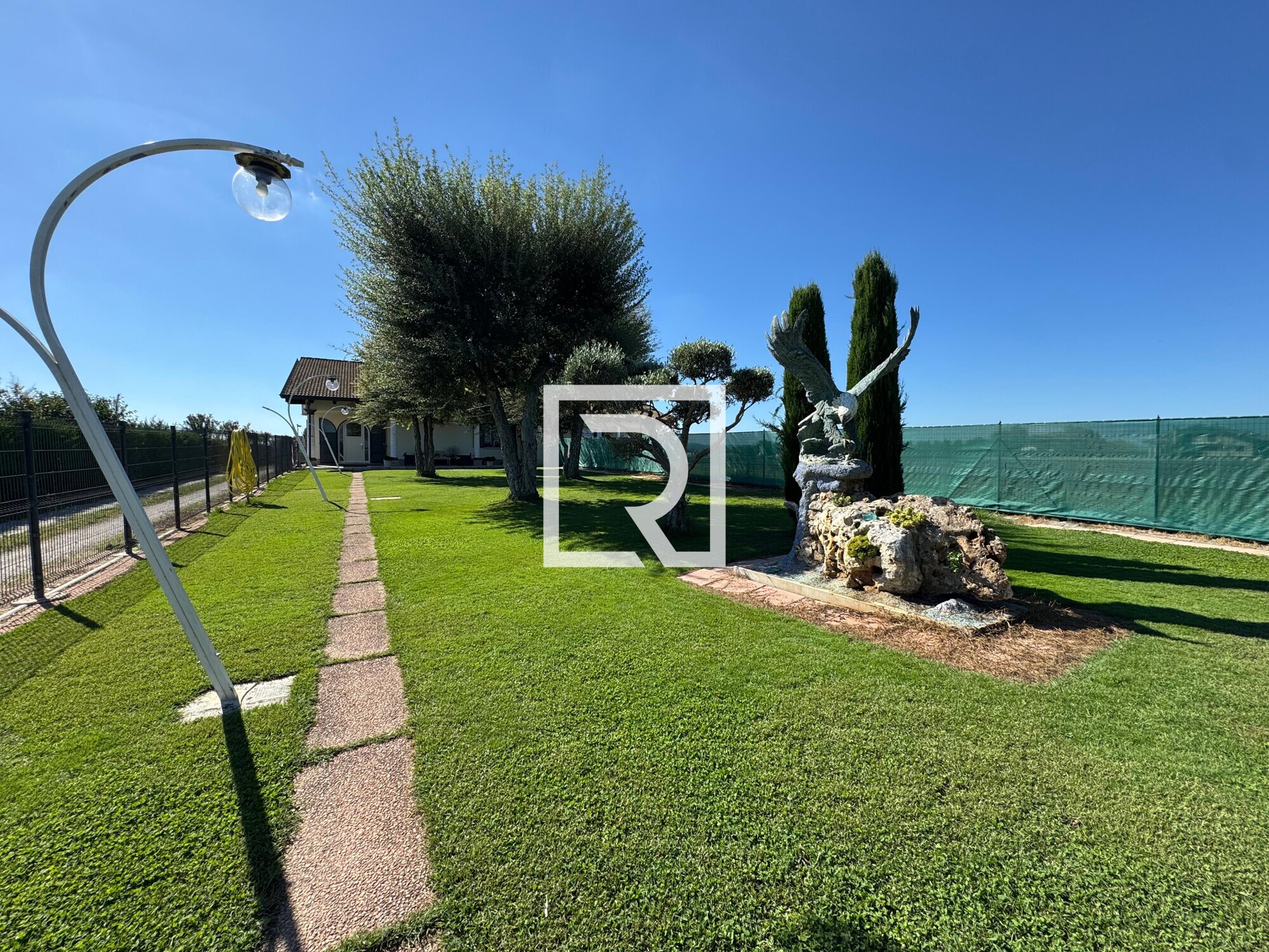 WhatsApp Image 2025-09-18 at 15.19.01