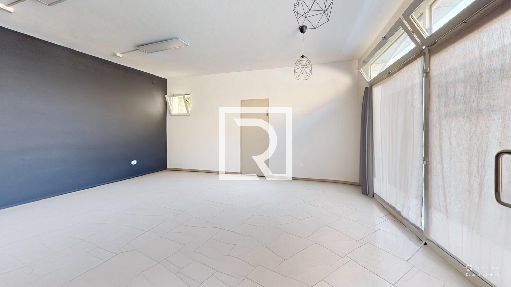 BODYTEC--Photo-1-Defurnished