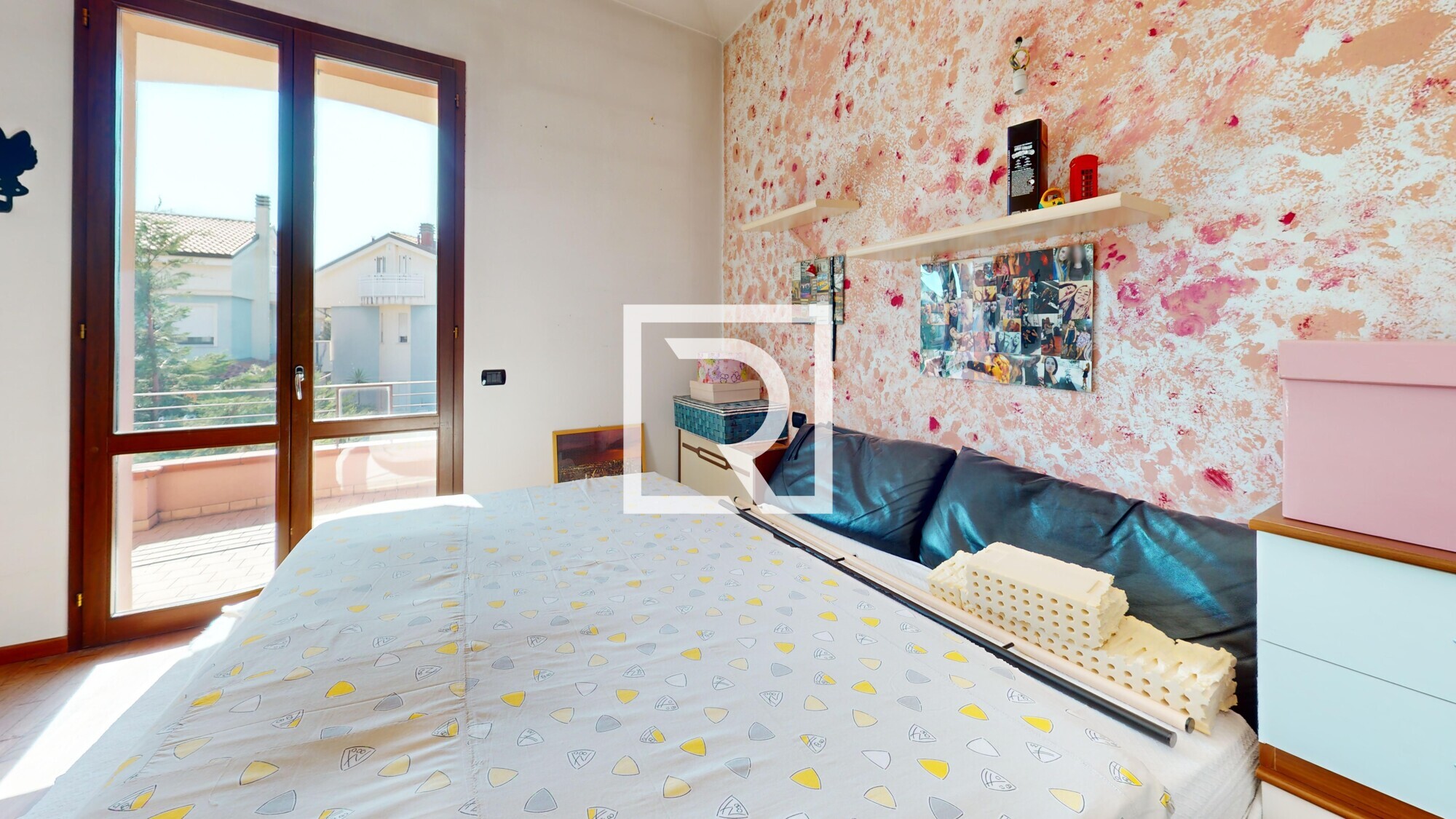 Villa-Via-Turchetta-Bedroom