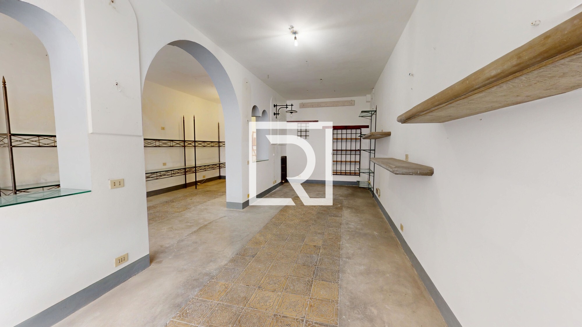 Negozio-storico-in-centro-08072025_093142