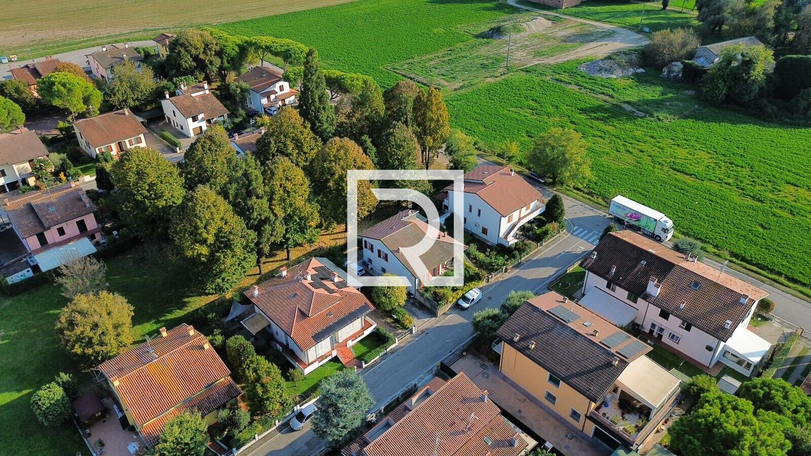 WhatsApp Image 2025-10-15 at 17.20.47