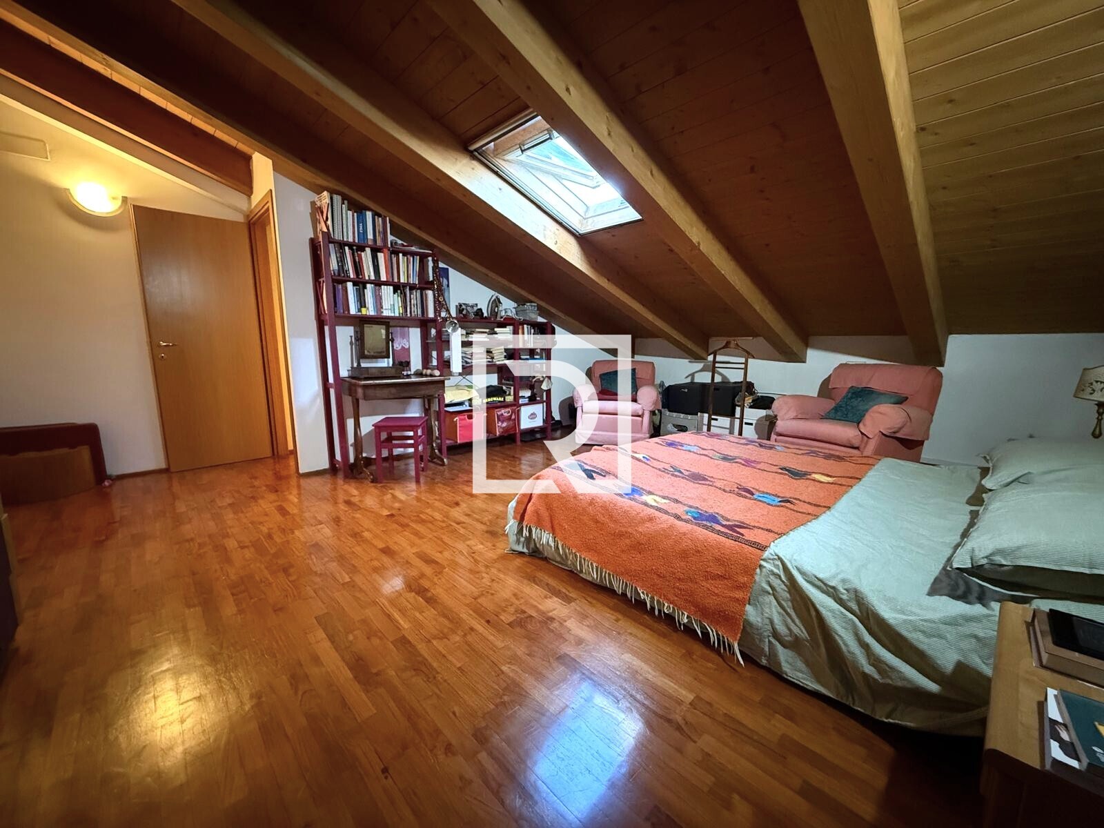 WhatsApp Image 2025-10-07 at 18.24.06 (2)