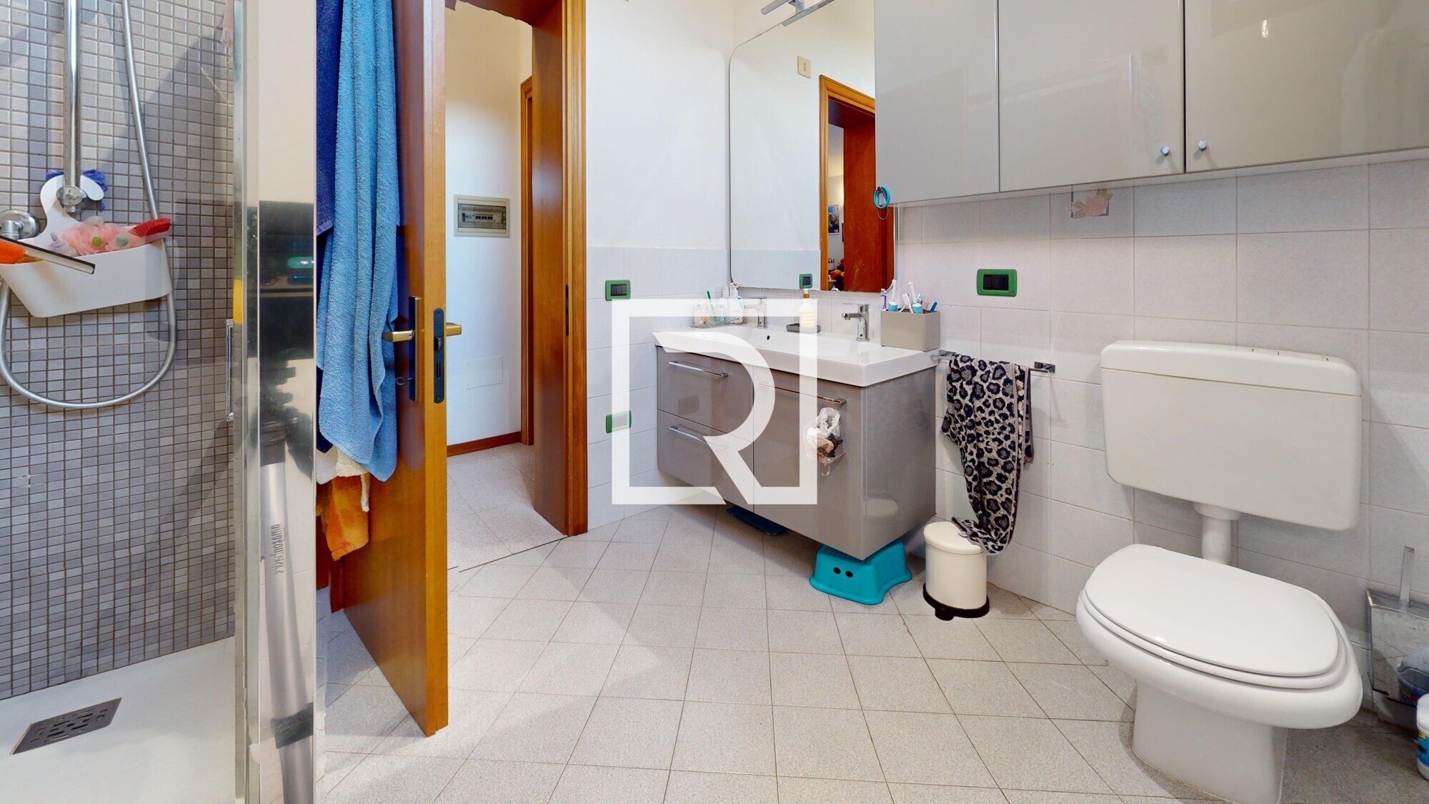 QUADRILOCALE-CON-TERRAZZO-PANORAMICO-Bathroom