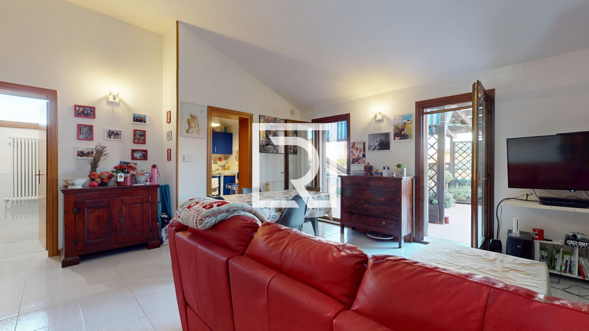 QUADRILOCALE-CON-TERRAZZO-PANORAMICO-10102025_165631