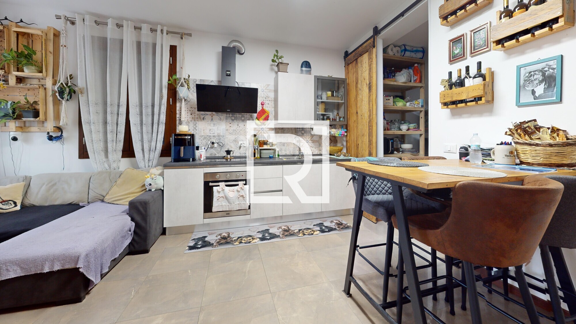 APPARTAMENTO-AL-PIANO-TERRA--Kitchen