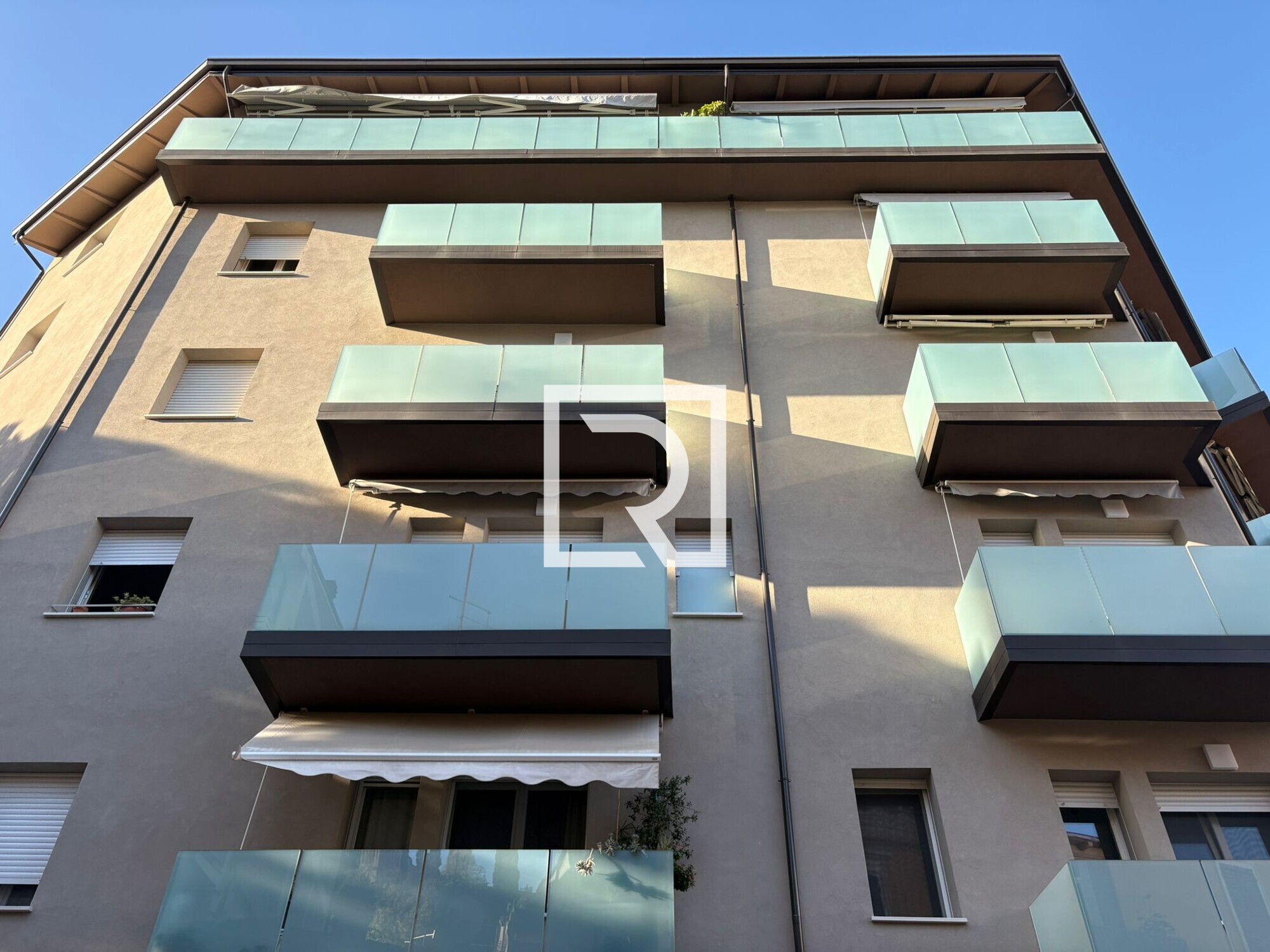 WhatsApp Image 2025-10-24 at 17.16.20