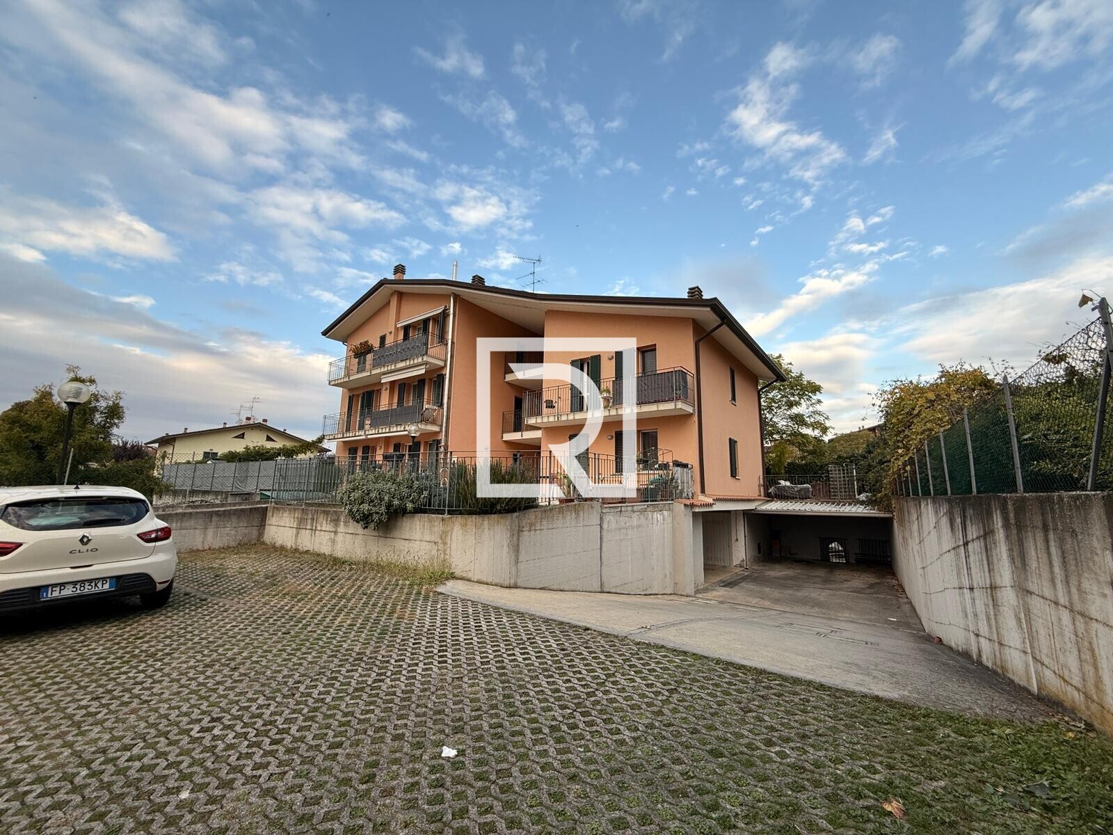 WhatsApp Image 2025-10-20 at 10.00.12 (1)