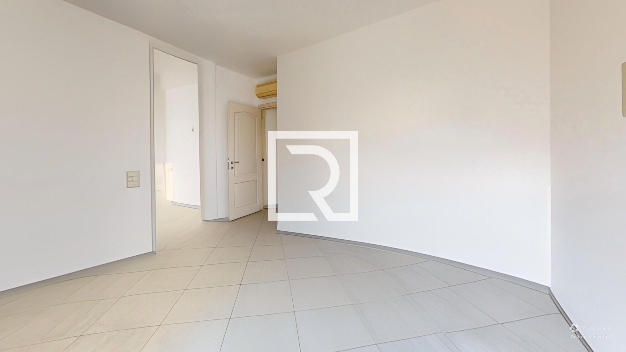 Viserba-P-Bedroom-Defurnished 2