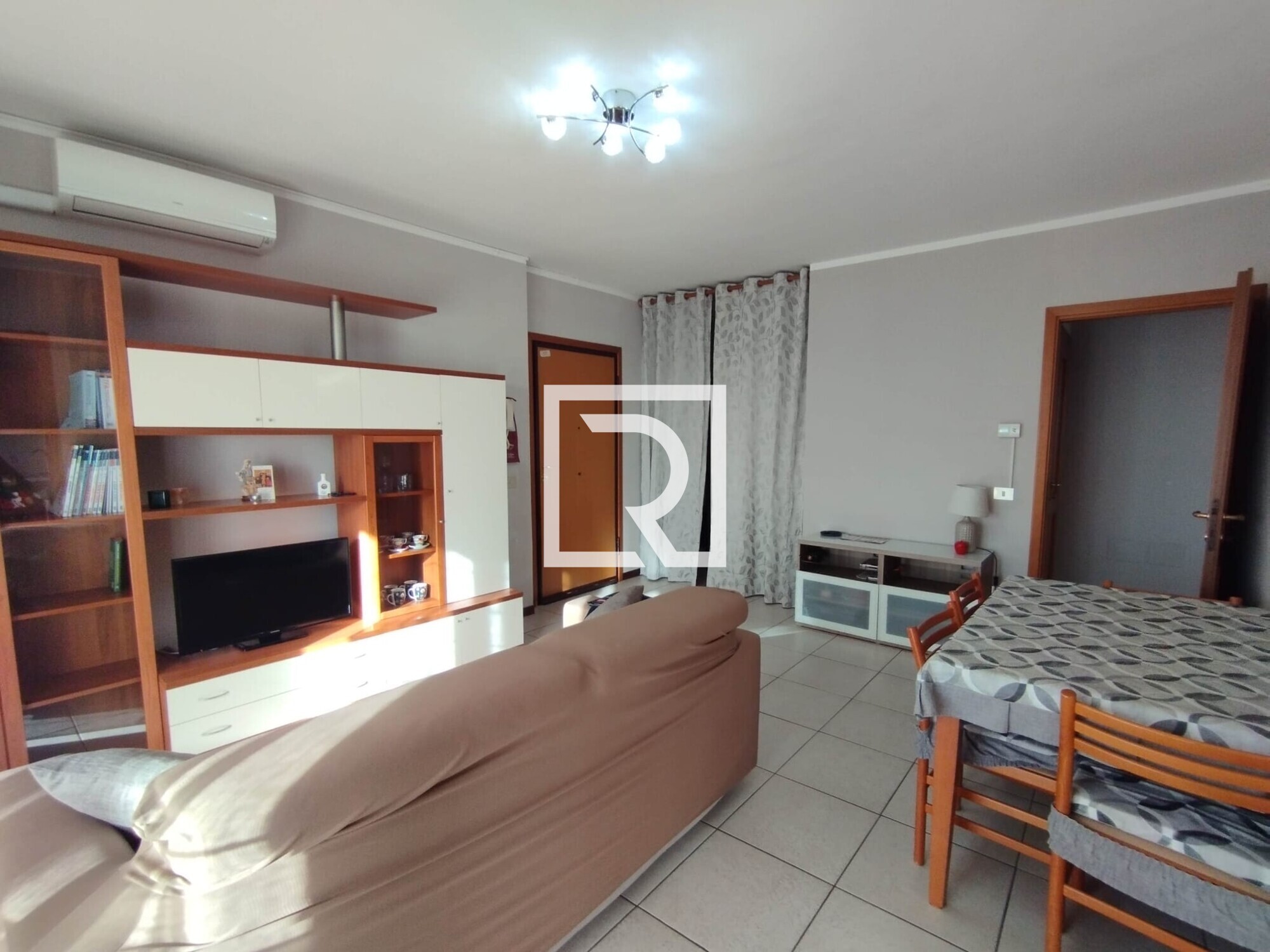 WhatsApp Image 2025-10-24 at 17.05.20 (1)