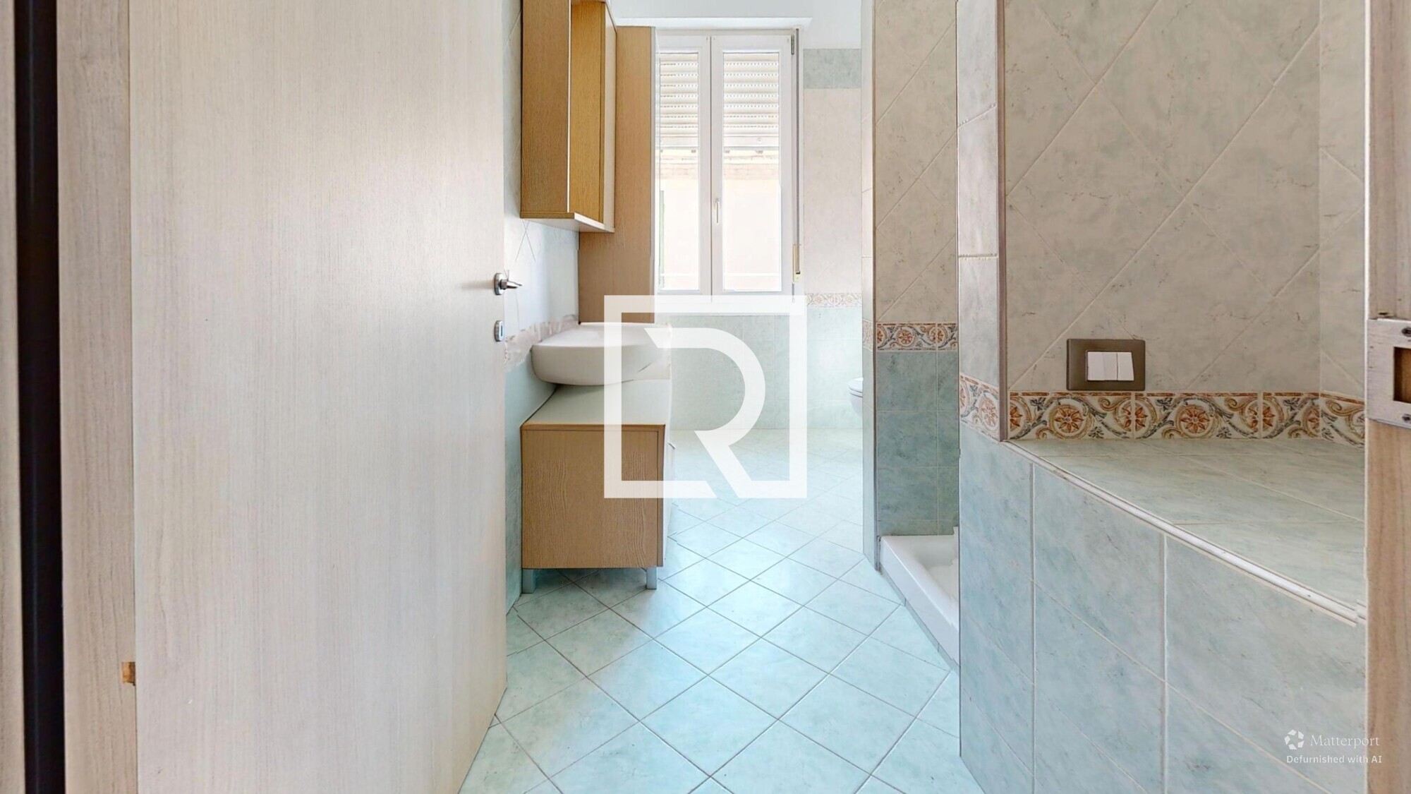 CASA--Bathroom-Defurnished 1