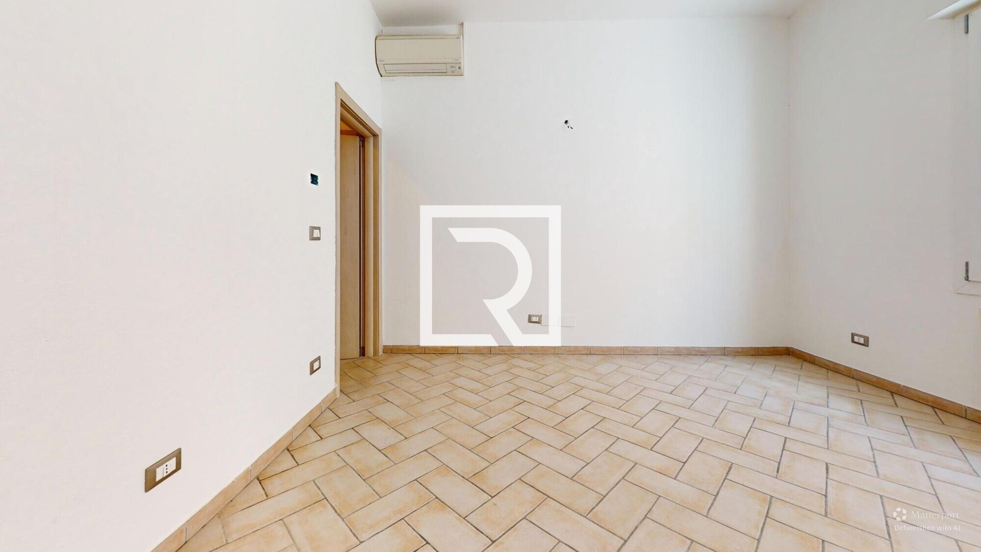 CASA--Bedroom-Defurnished 1