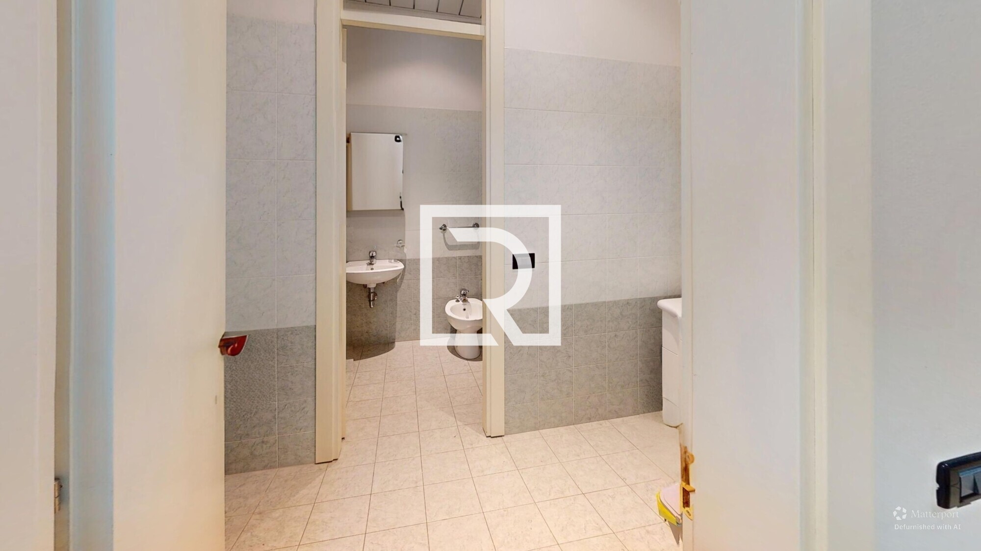 Bathroom-Defurnished