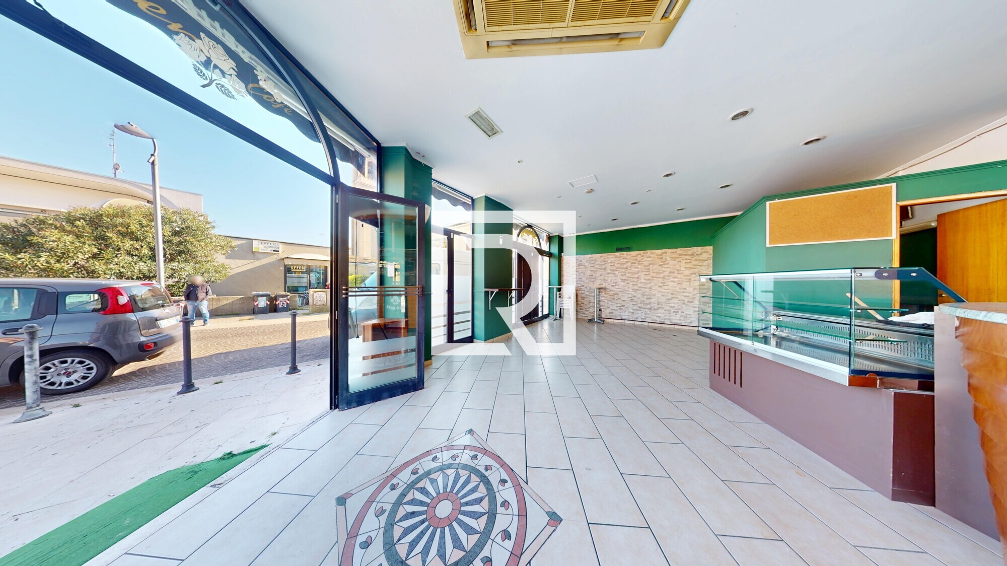 Negozio-Savignano-11072025_094657