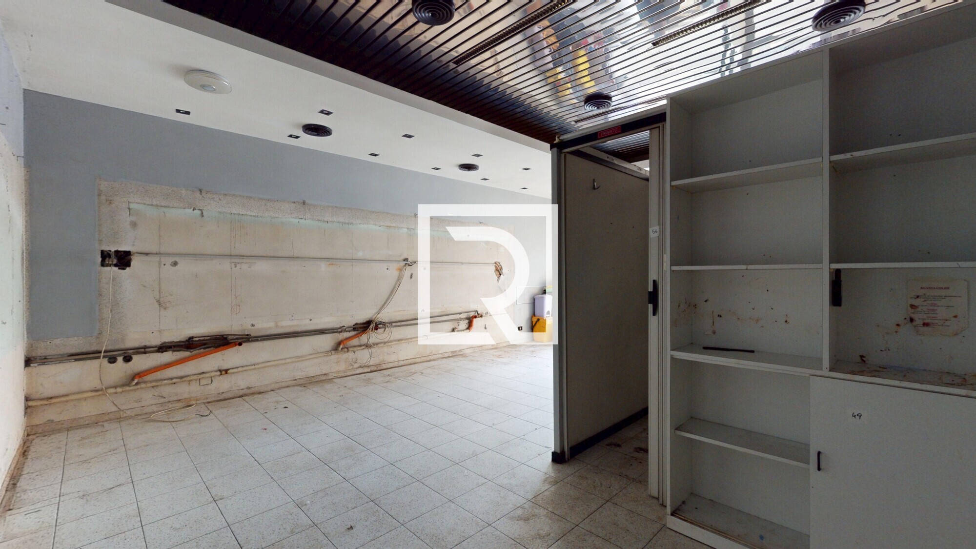 locale-commerciale-11132025_091455