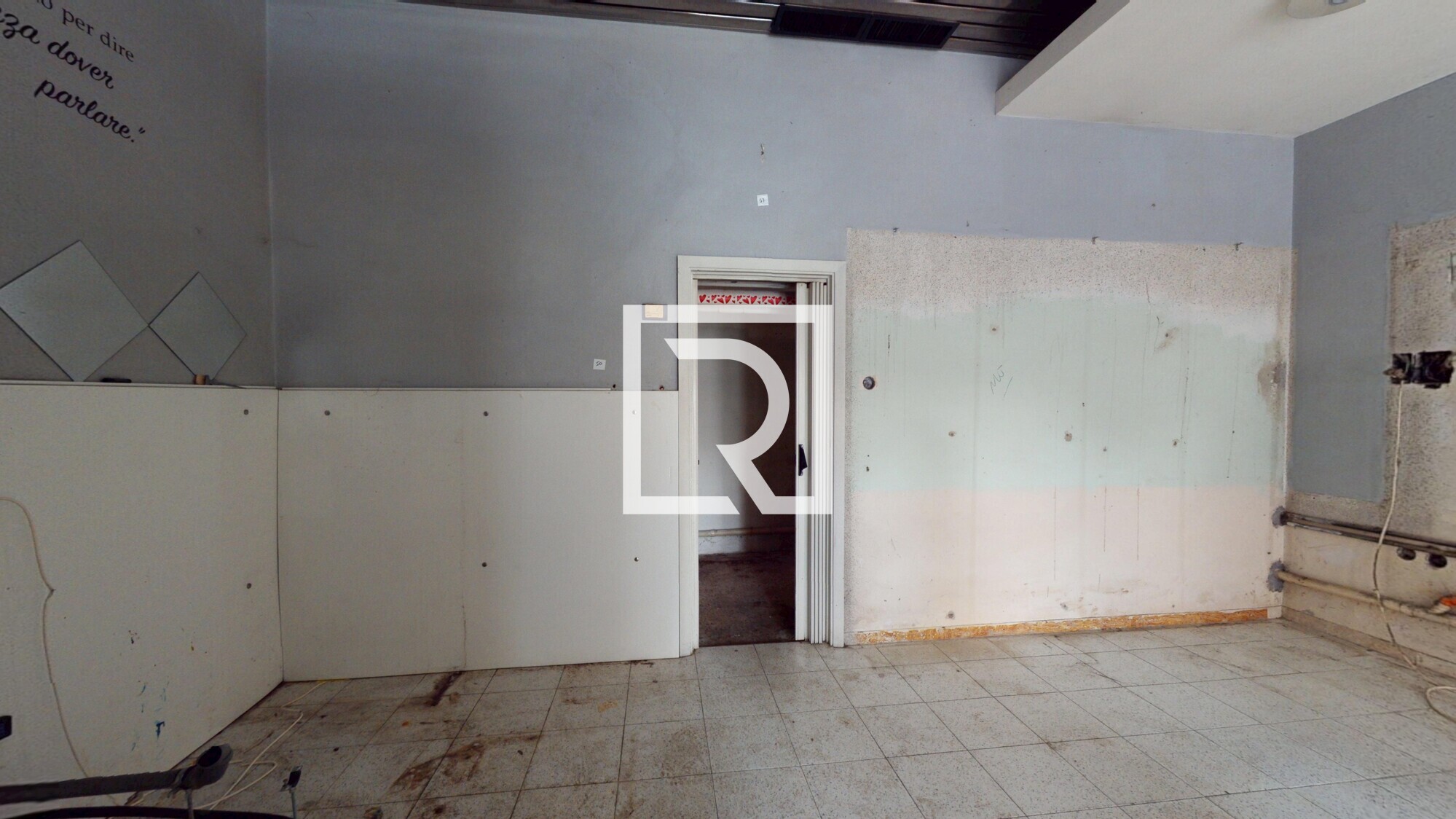 locale-commerciale-11132025_091531