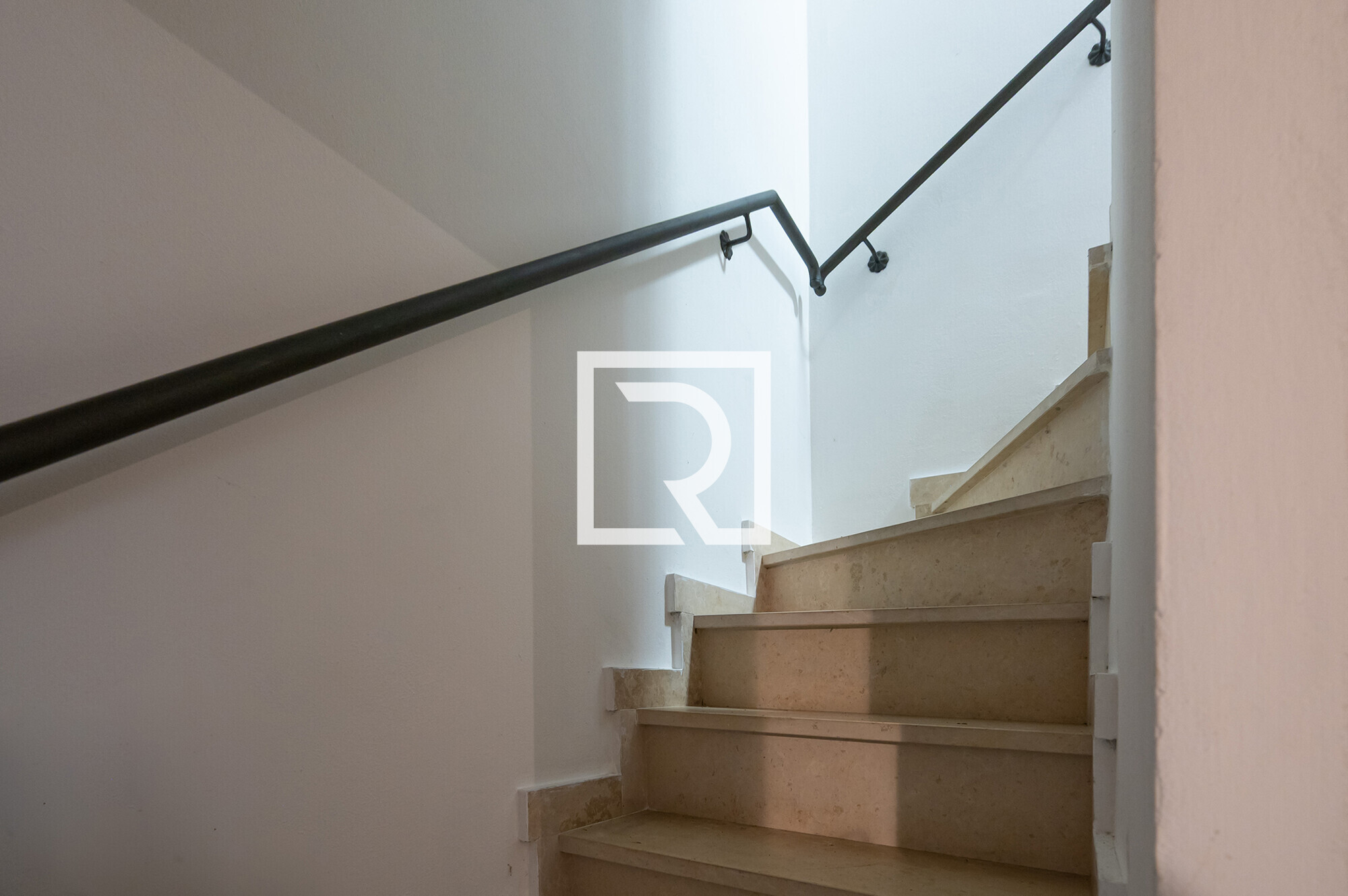 SCALE INTERNE GARAGE