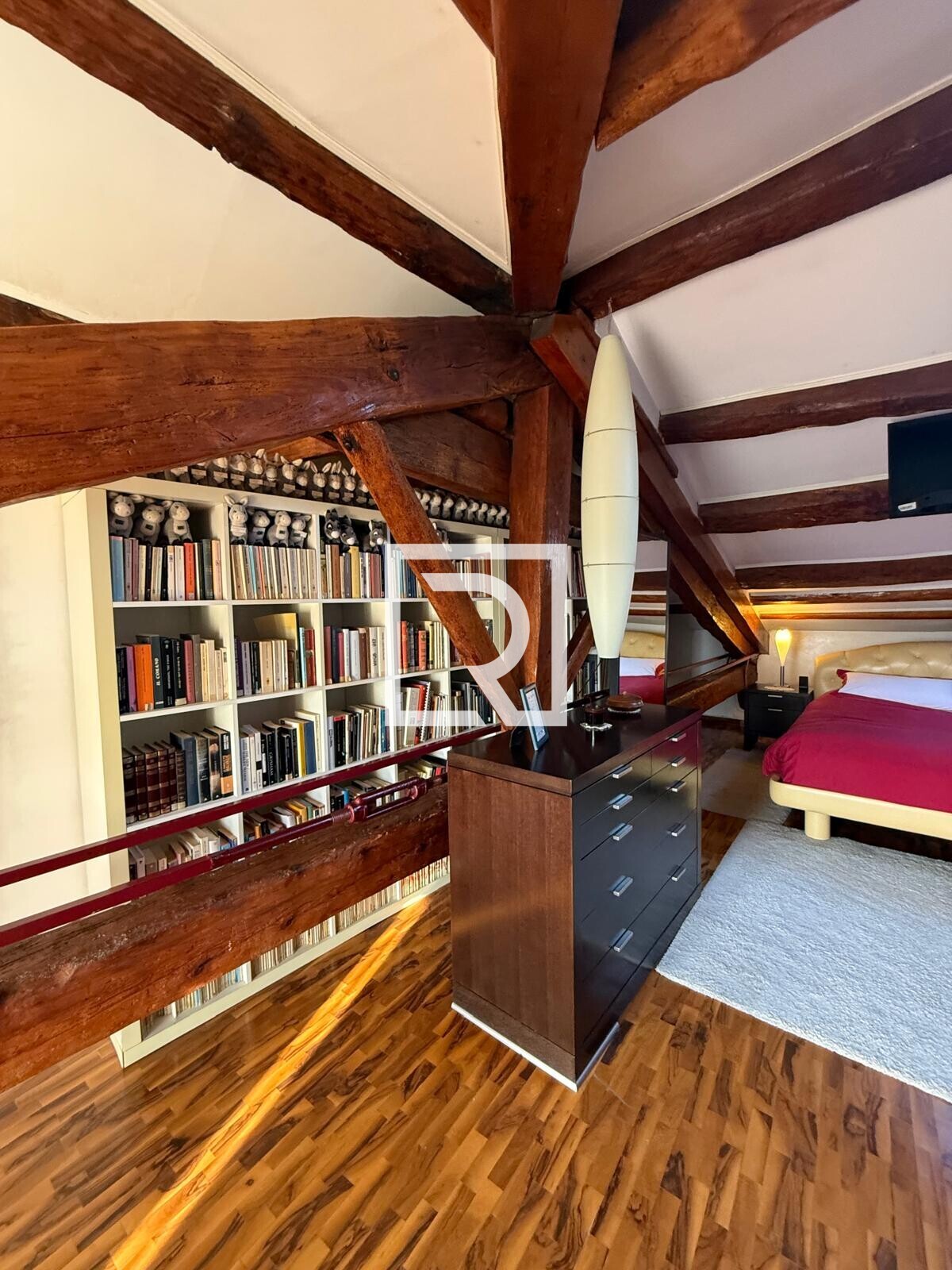 9 CAMERA DA LETTO MANSARDA - 1