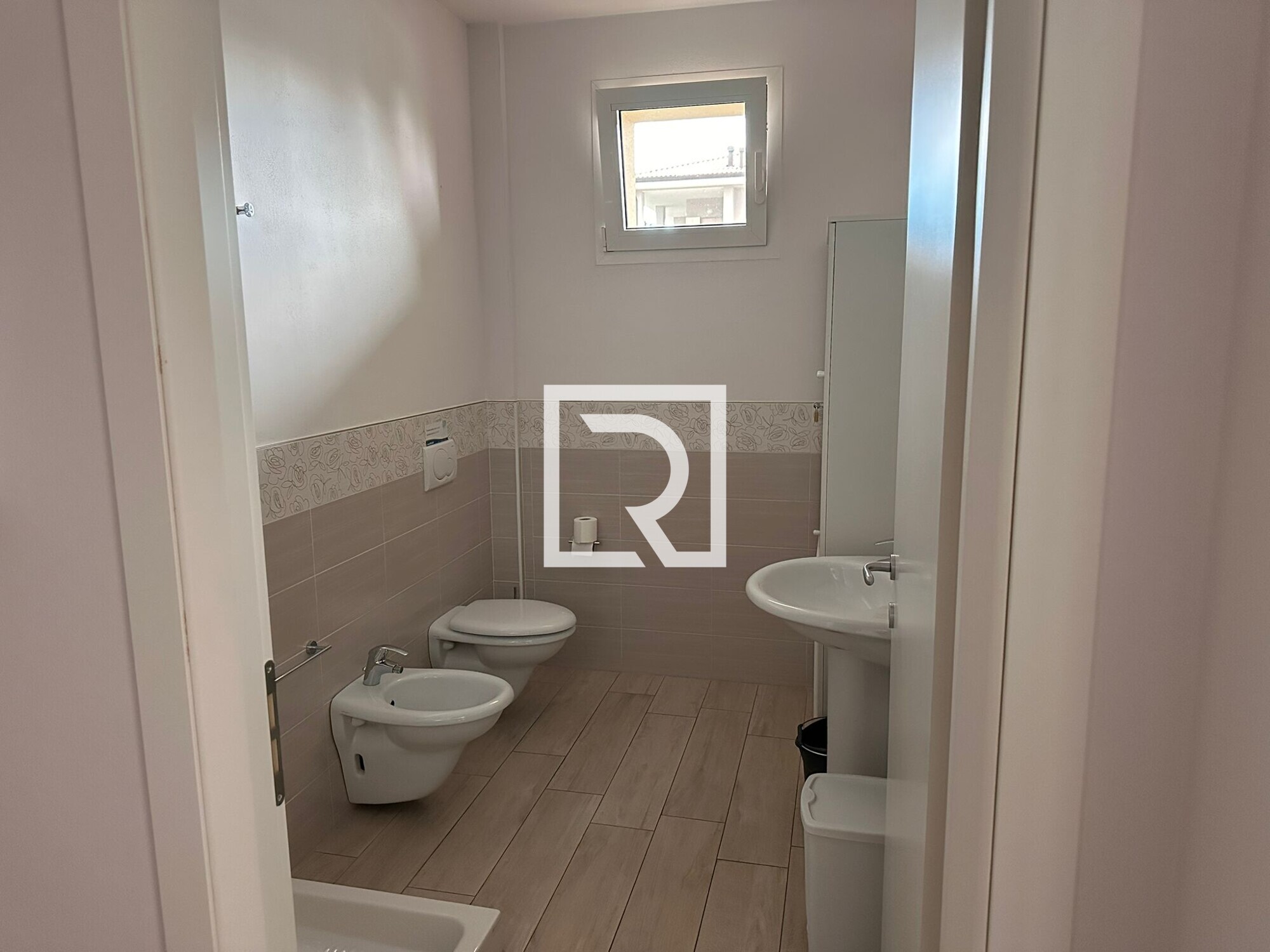 9b8d0d0b-e625-4733-808f-7e7757f94694