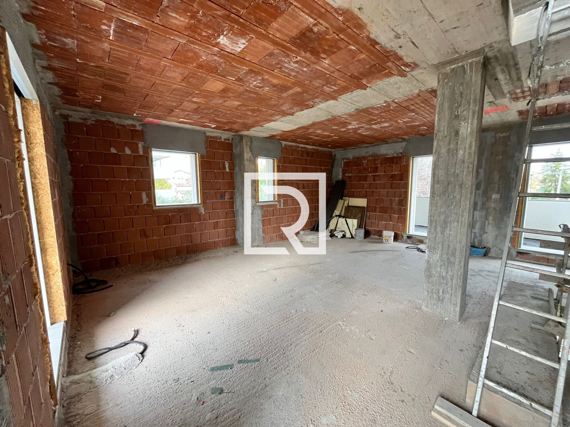 WhatsApp Image 2025-11-25 at 20.08.12