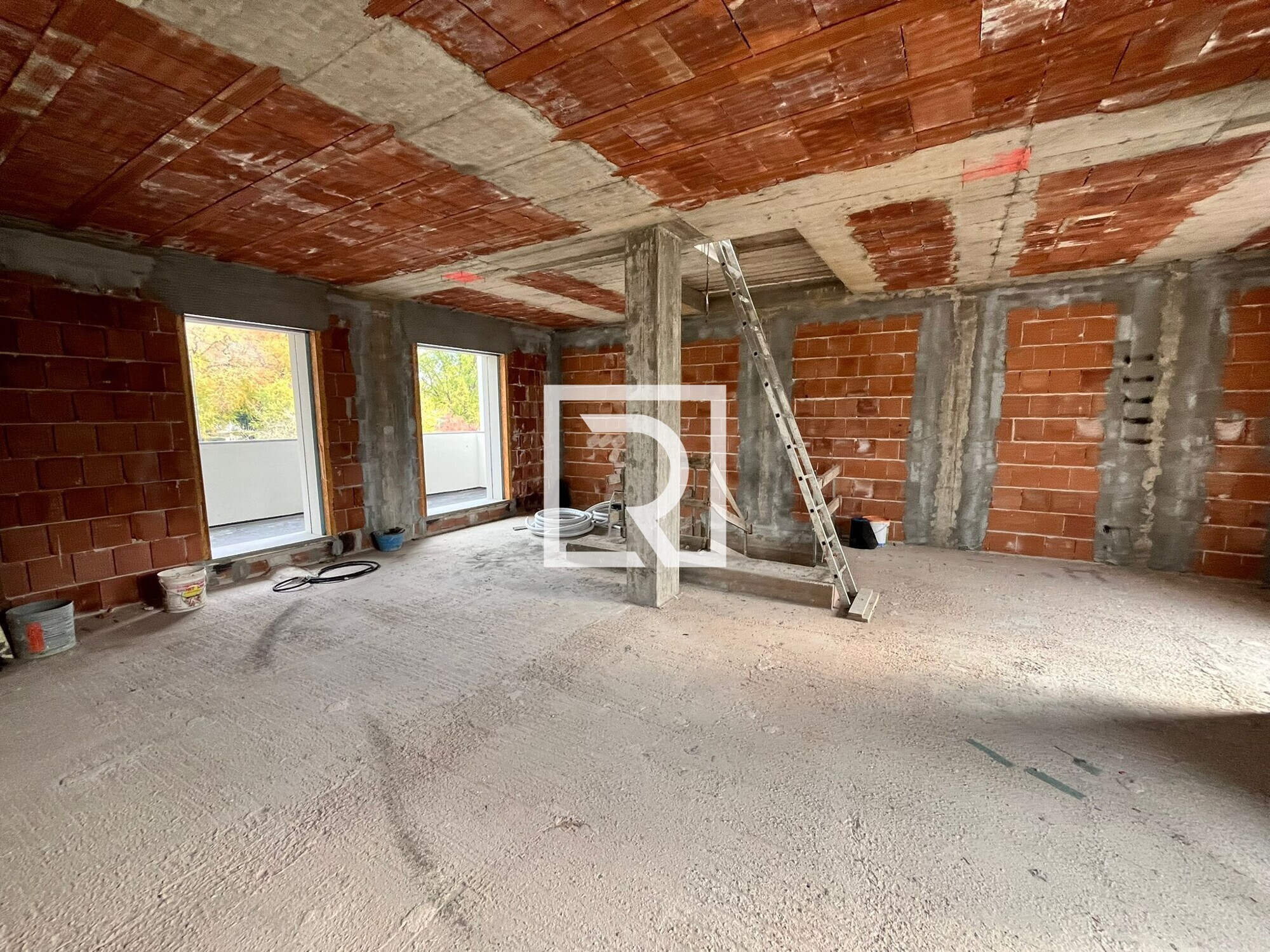 WhatsApp Image 2025-11-25 at 20.08.13 (1)