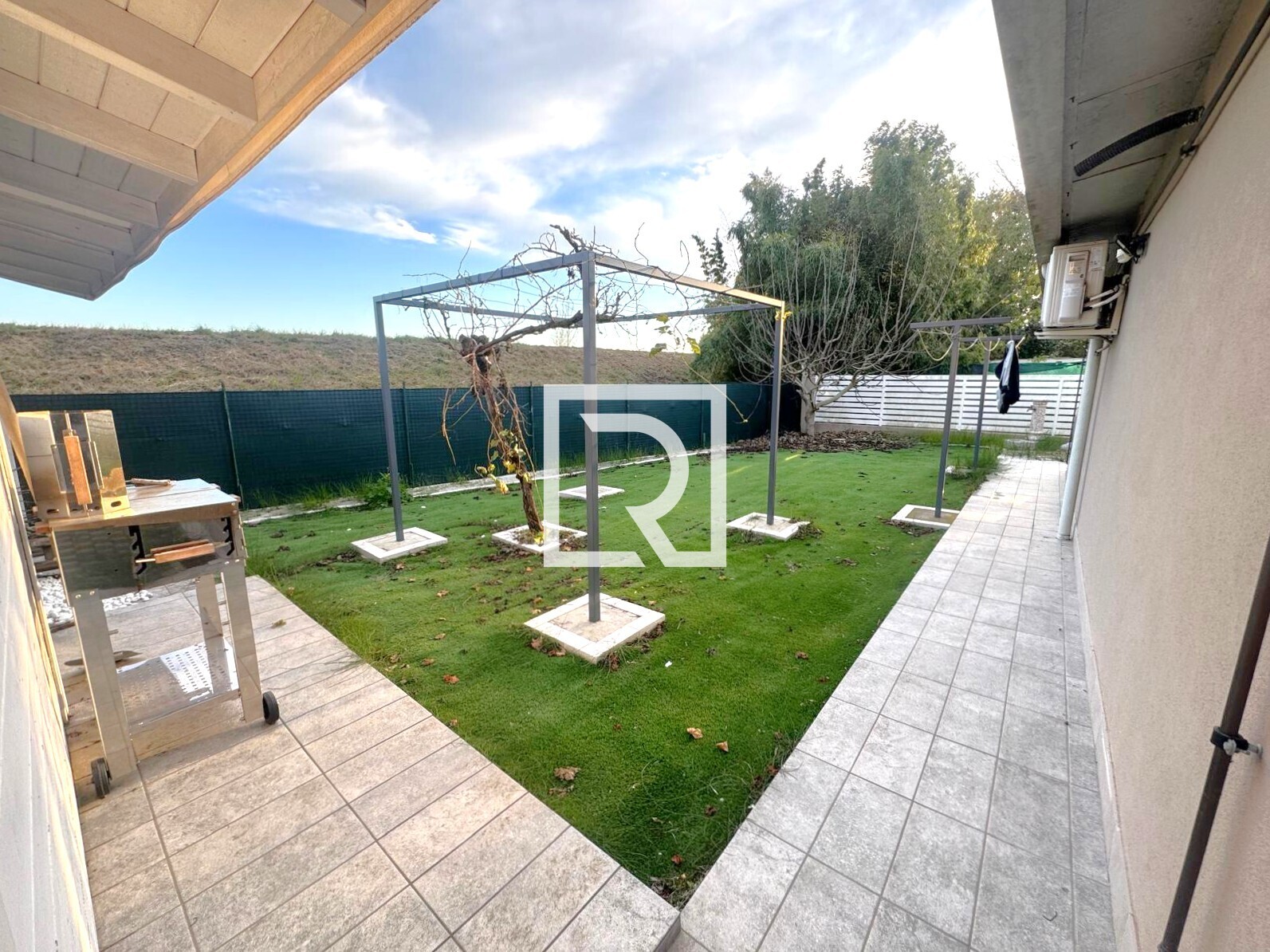 WhatsApp Image 2025-12-01 at 09.31.13